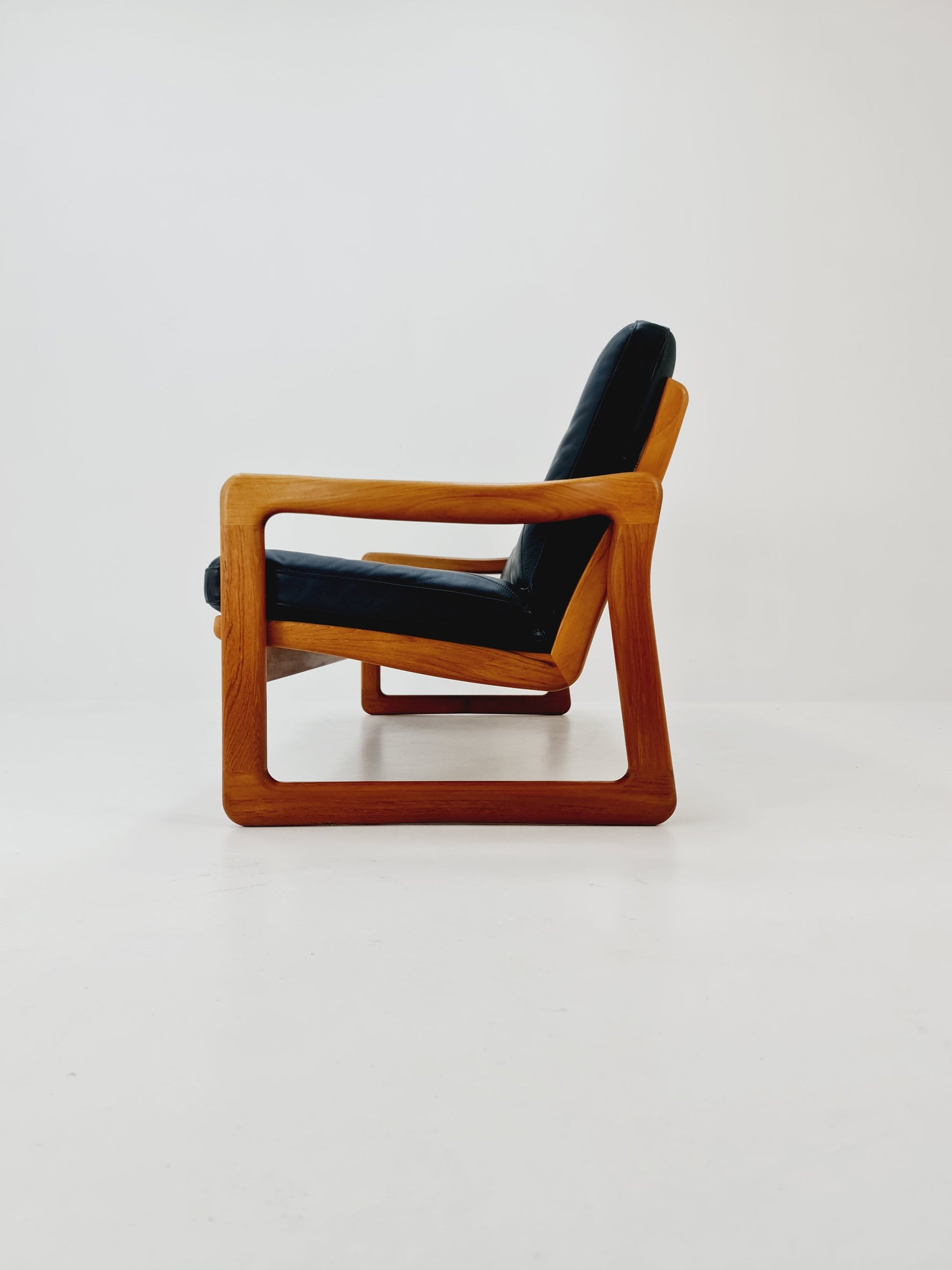 Mid century easy lounge couch by Holstebro MöbelFabrik Solid Teak , 1960s