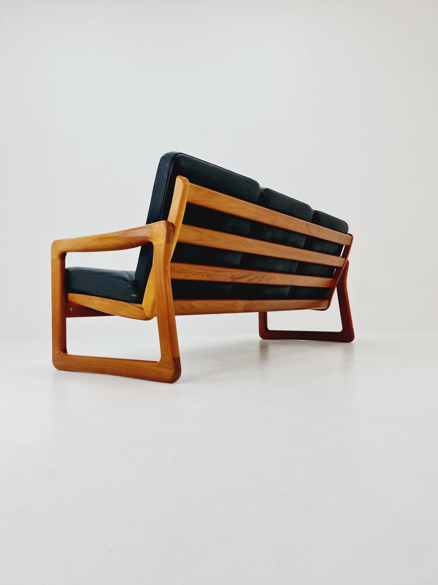 Mid century easy lounge couch by Holstebro MöbelFabrik Solid Teak , 1960s