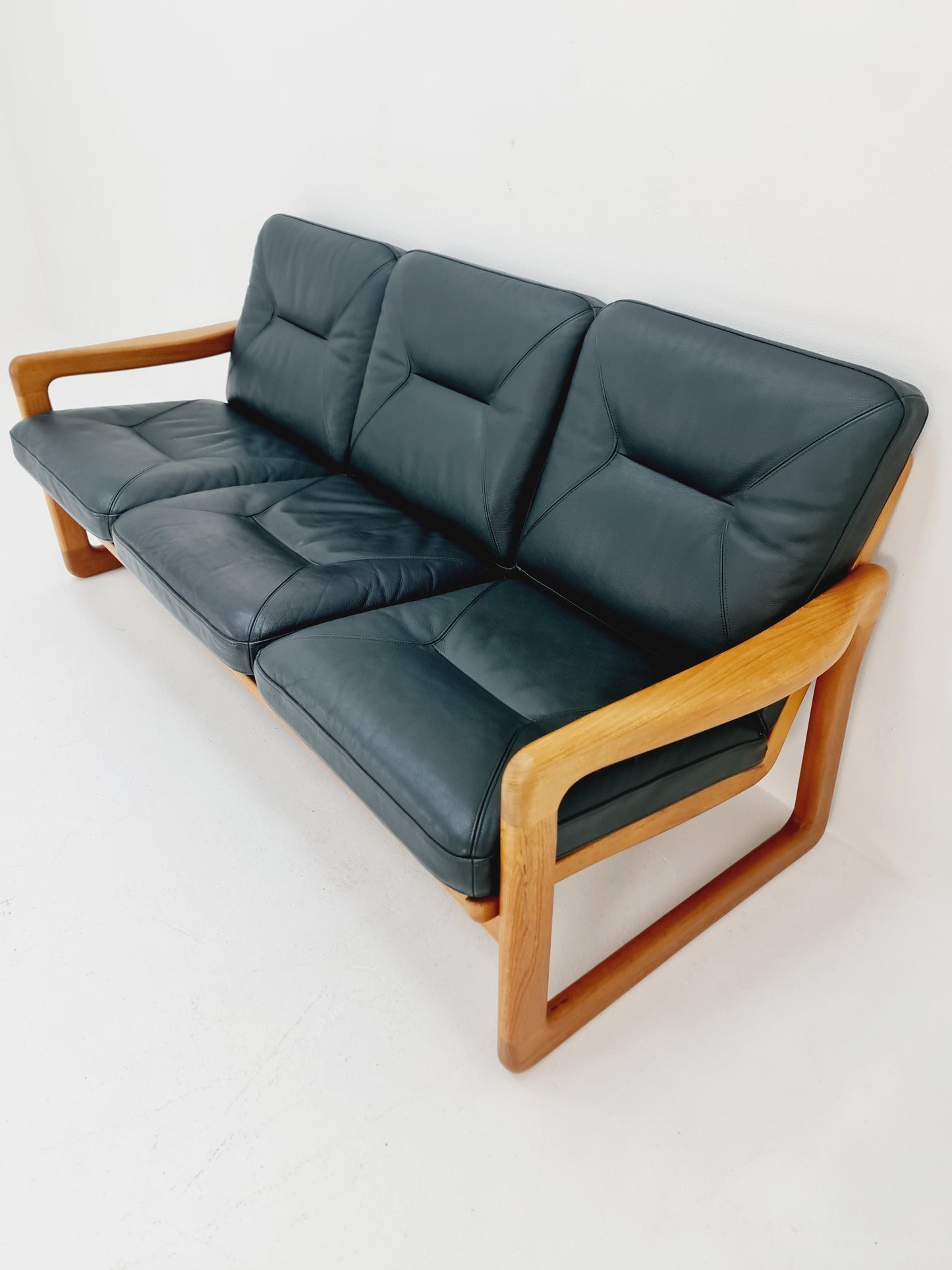 Mid century easy lounge couch by Holstebro MöbelFabrik Solid Teak , 1960s