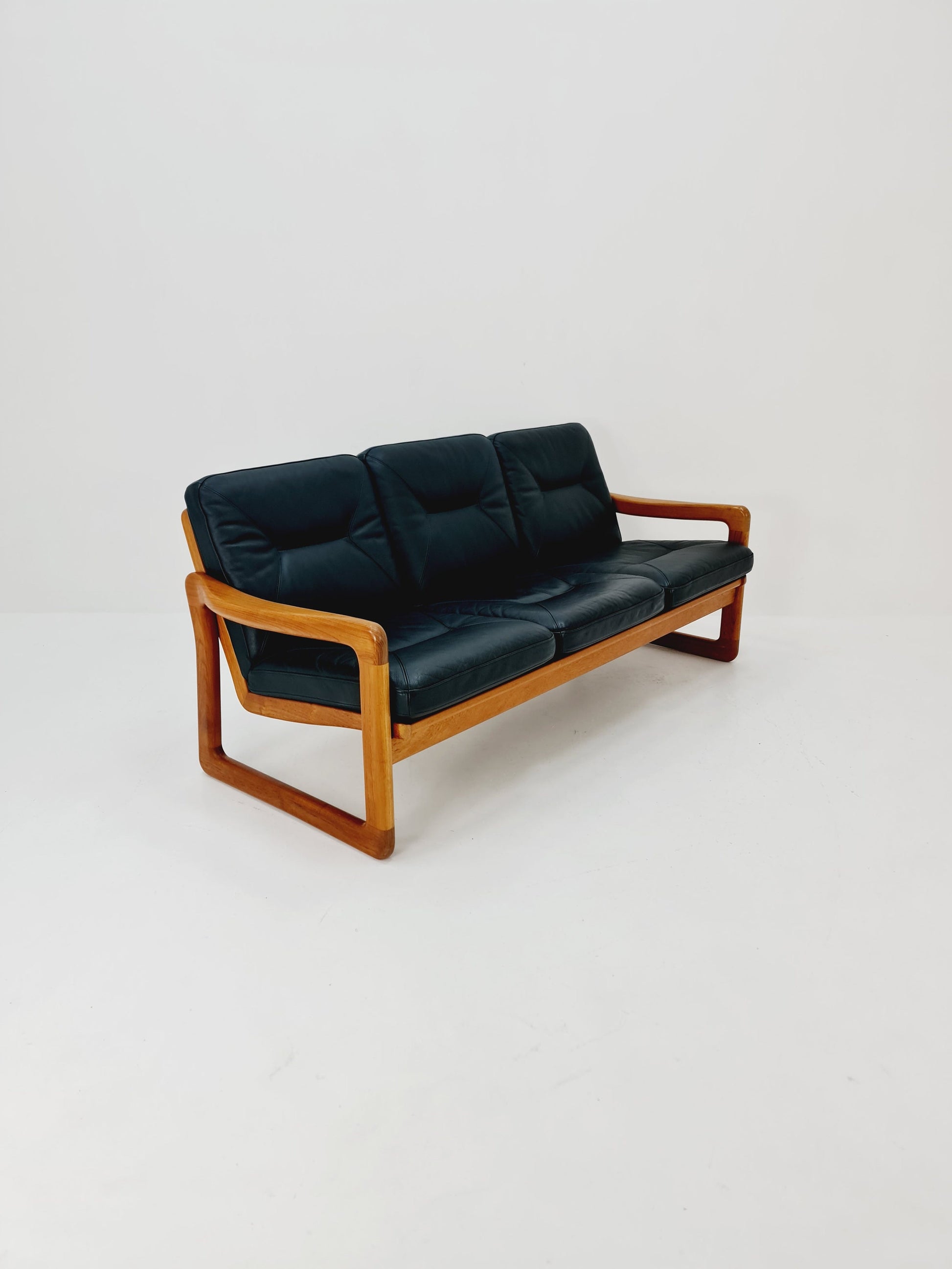 Mid century easy lounge couch by Holstebro MöbelFabrik Solid Teak , 1960s