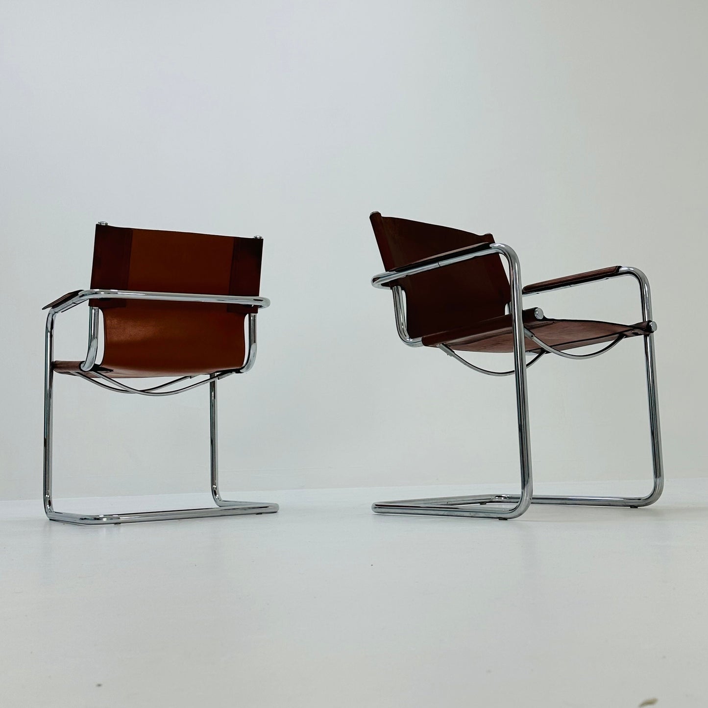 Set of 2 Bauhaus Matteo Grassi visitor chair in congac leather 1980s Italy
