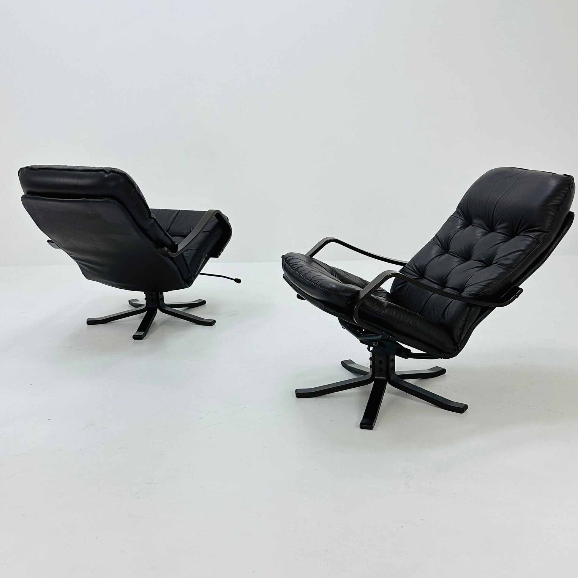 Set of 2 Mid century brown leather armchair by westnova Norway 1970s