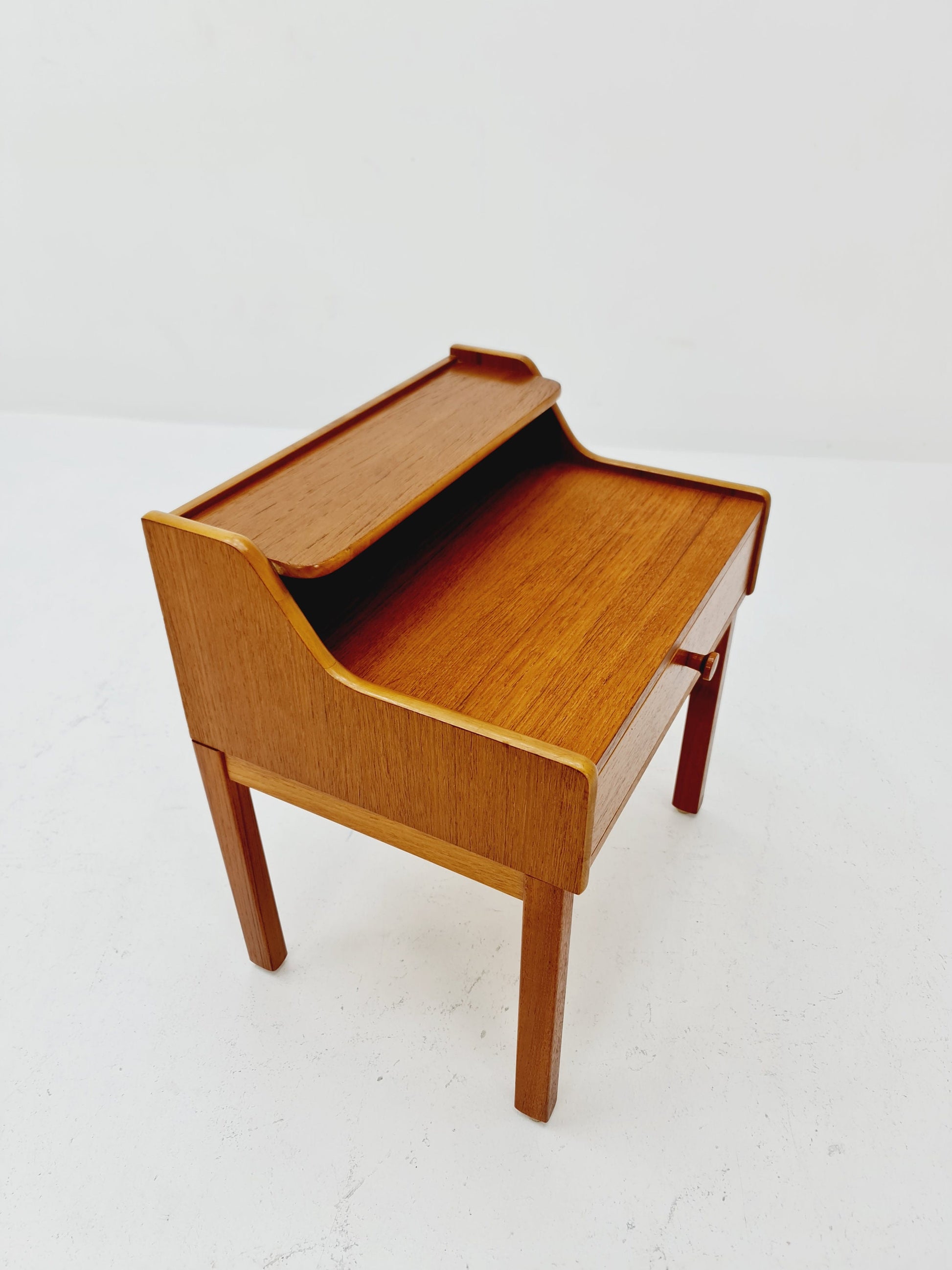 Mid century Scandinavian teak side table / bedside table, 1960s