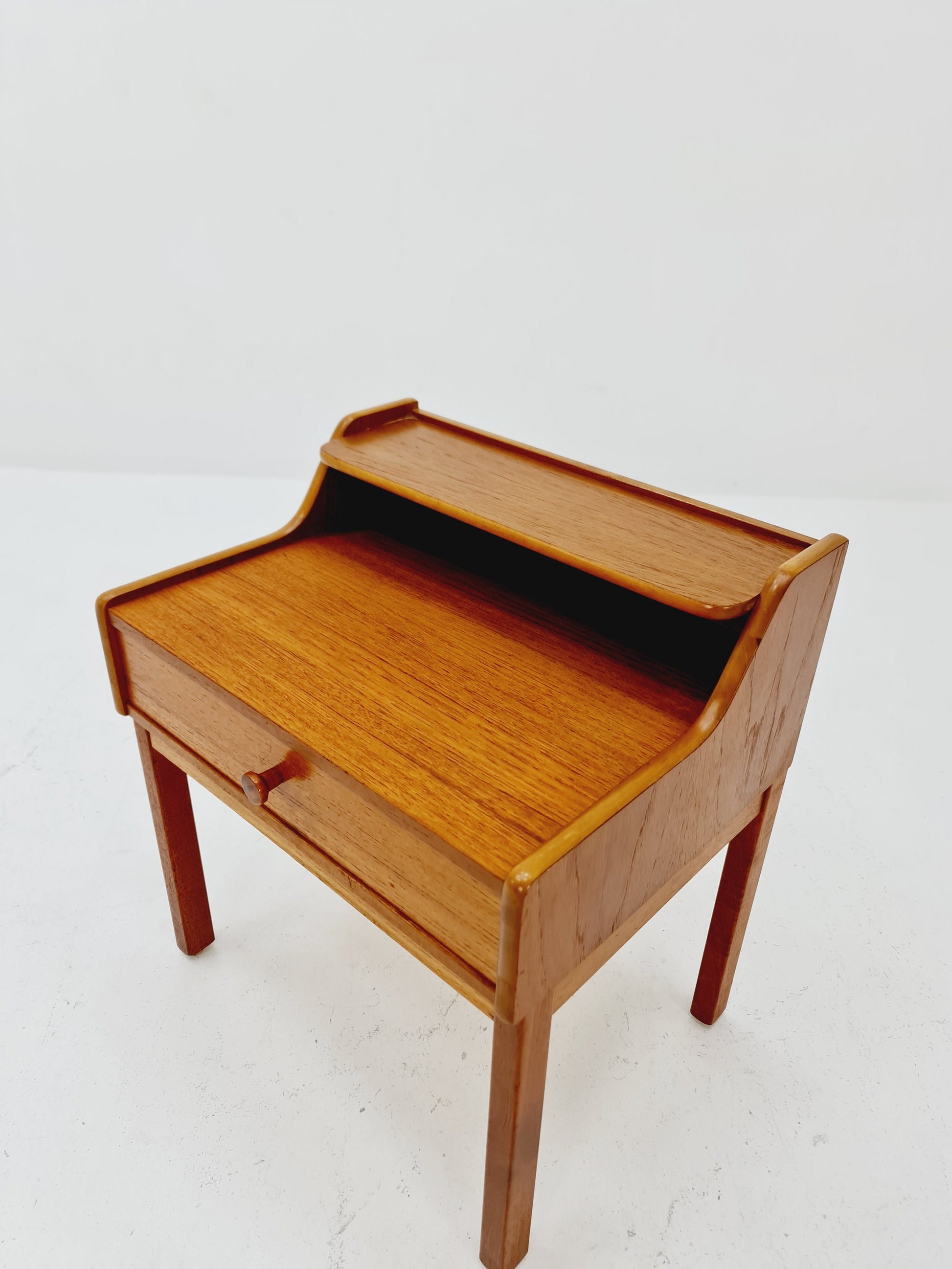 Mid century Scandinavian teak side table / bedside table, 1960s