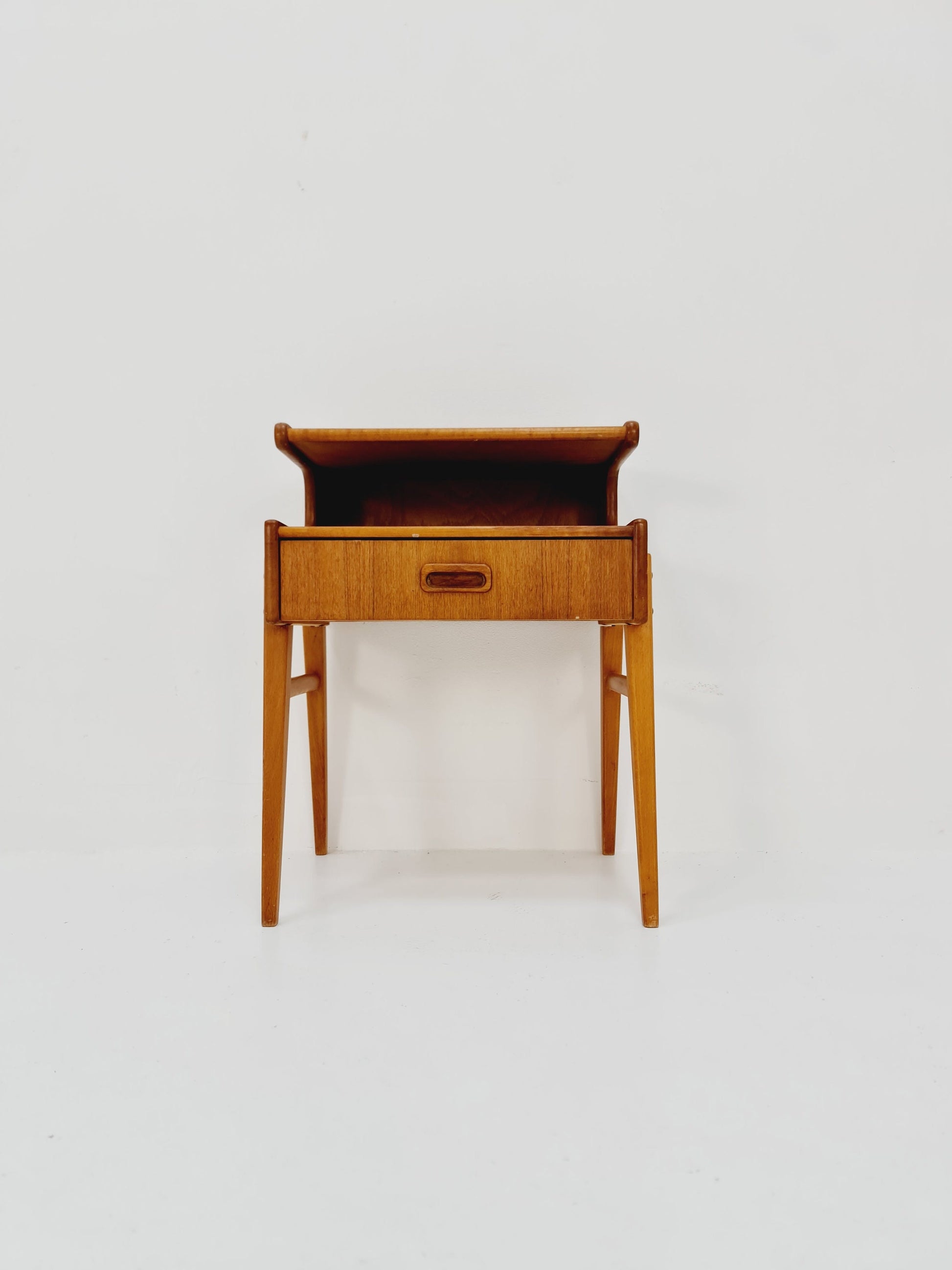 Midcentury Carlström & Co Teak Vintage Side table/ Bedside table/ Night stand straight from the sixties