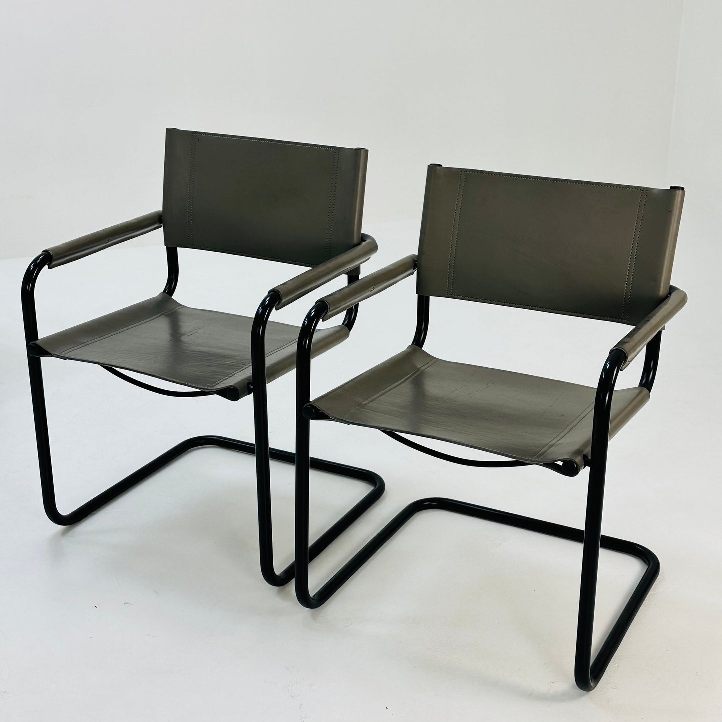 Set of 6 Mid century B34 grey leather cantilevered chairs by Mart Stam for Jox Interni italy 1980s