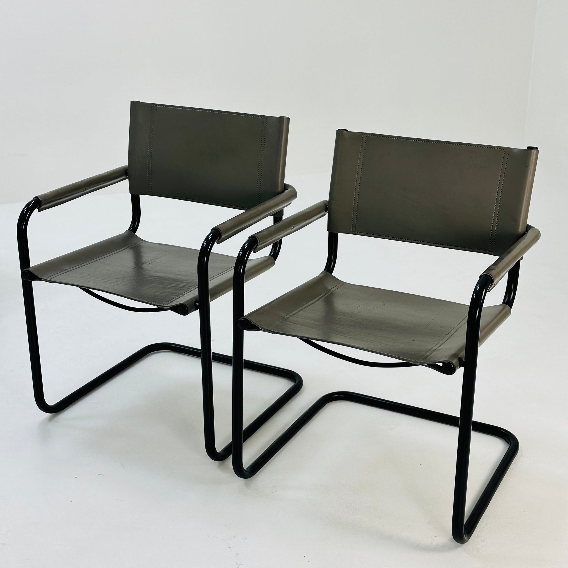 Set of 6 Mid century B34 grey leather cantilevered chairs by Mart Stam for Jox Interni italy 1980s