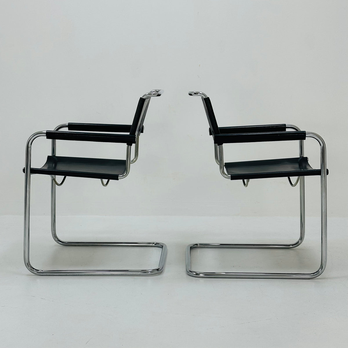 Set of 2 black S34 tubular steel chairs by Mart Stam for Jox Interni - 1970s