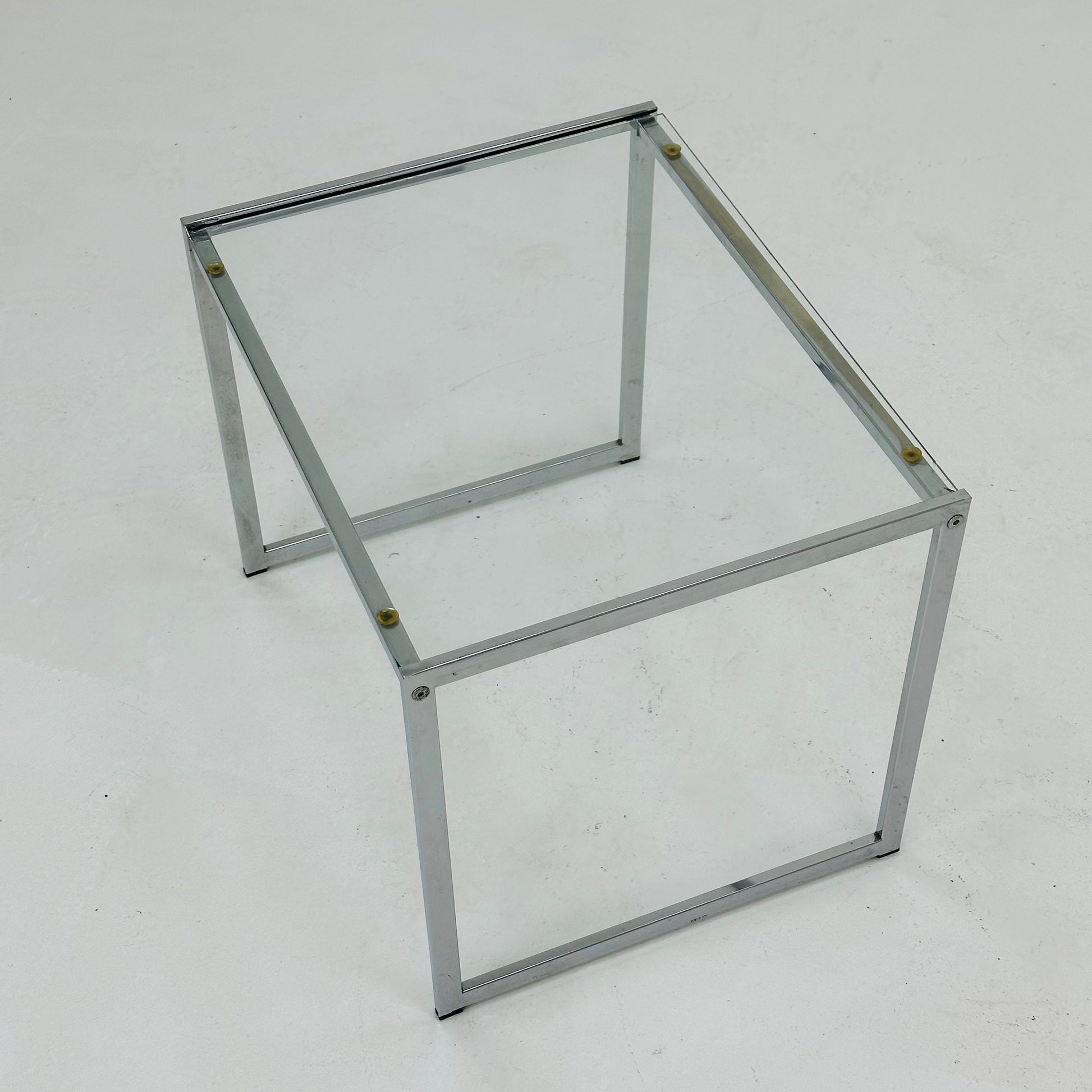 Set of tow Bauhaus side tables / bar tables in chrome and glass Italy 1970s