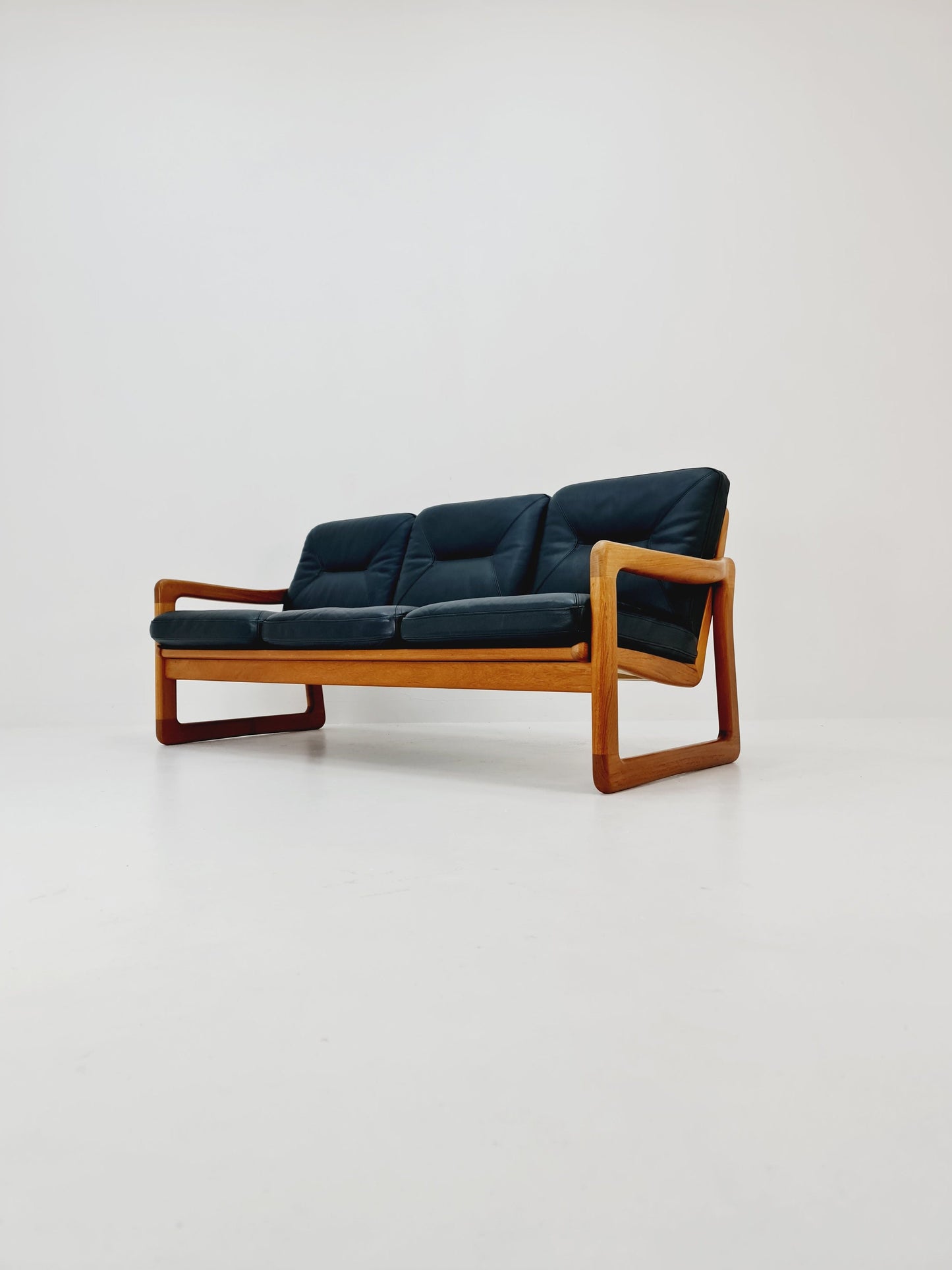 Mid century easy lounge couch by Holstebro MöbelFabrik Solid Teak , 1960s