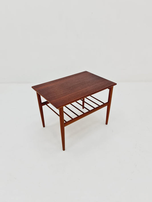 Midcentury Swedish teak coffee side table by Yngvar Sandtröm for Säffle Möbelfabrik, 1960s