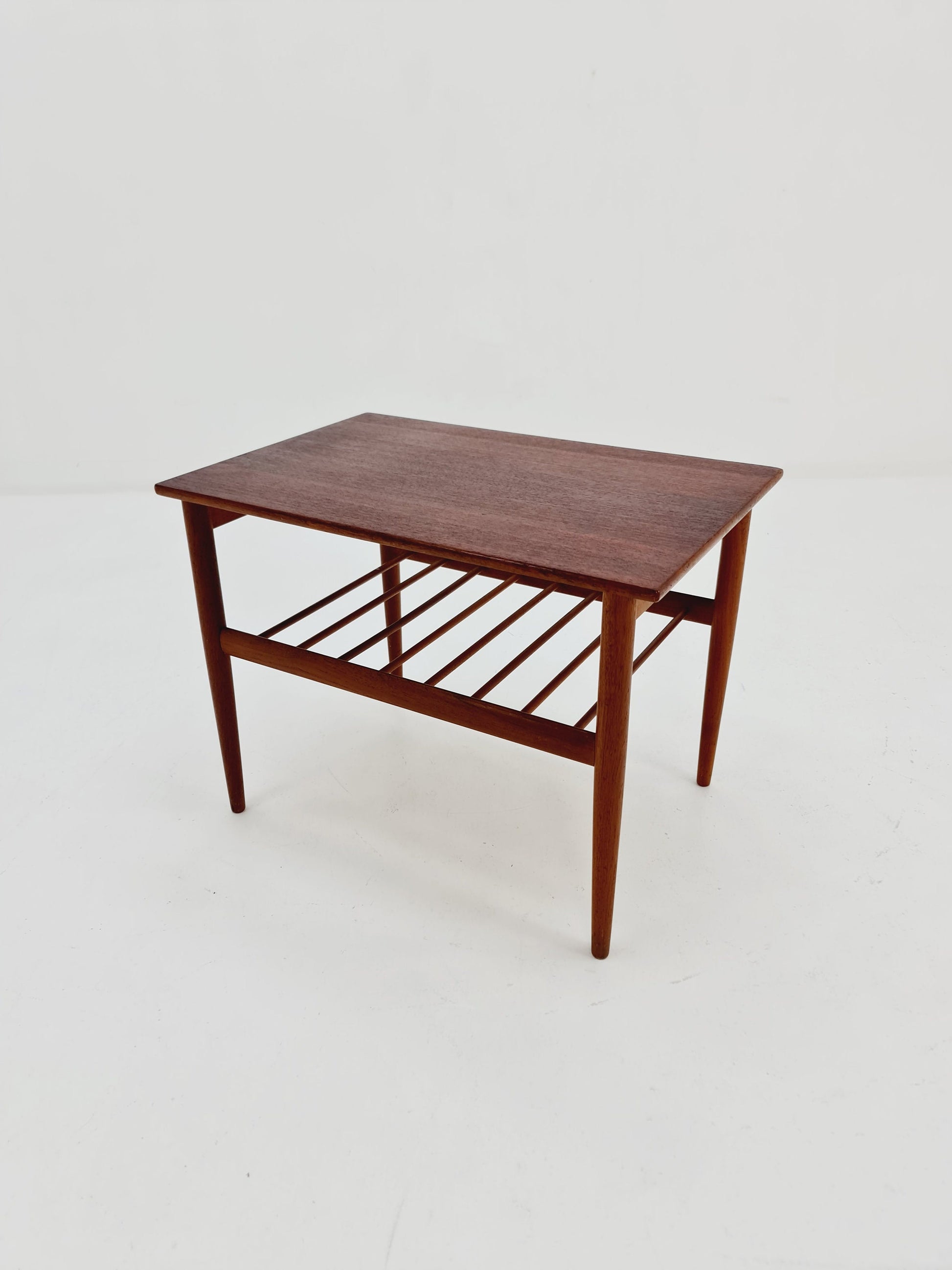Midcentury Swedish teak coffee side table by Yngvar Sandtröm for Säffle Möbelfabrik, 1960s