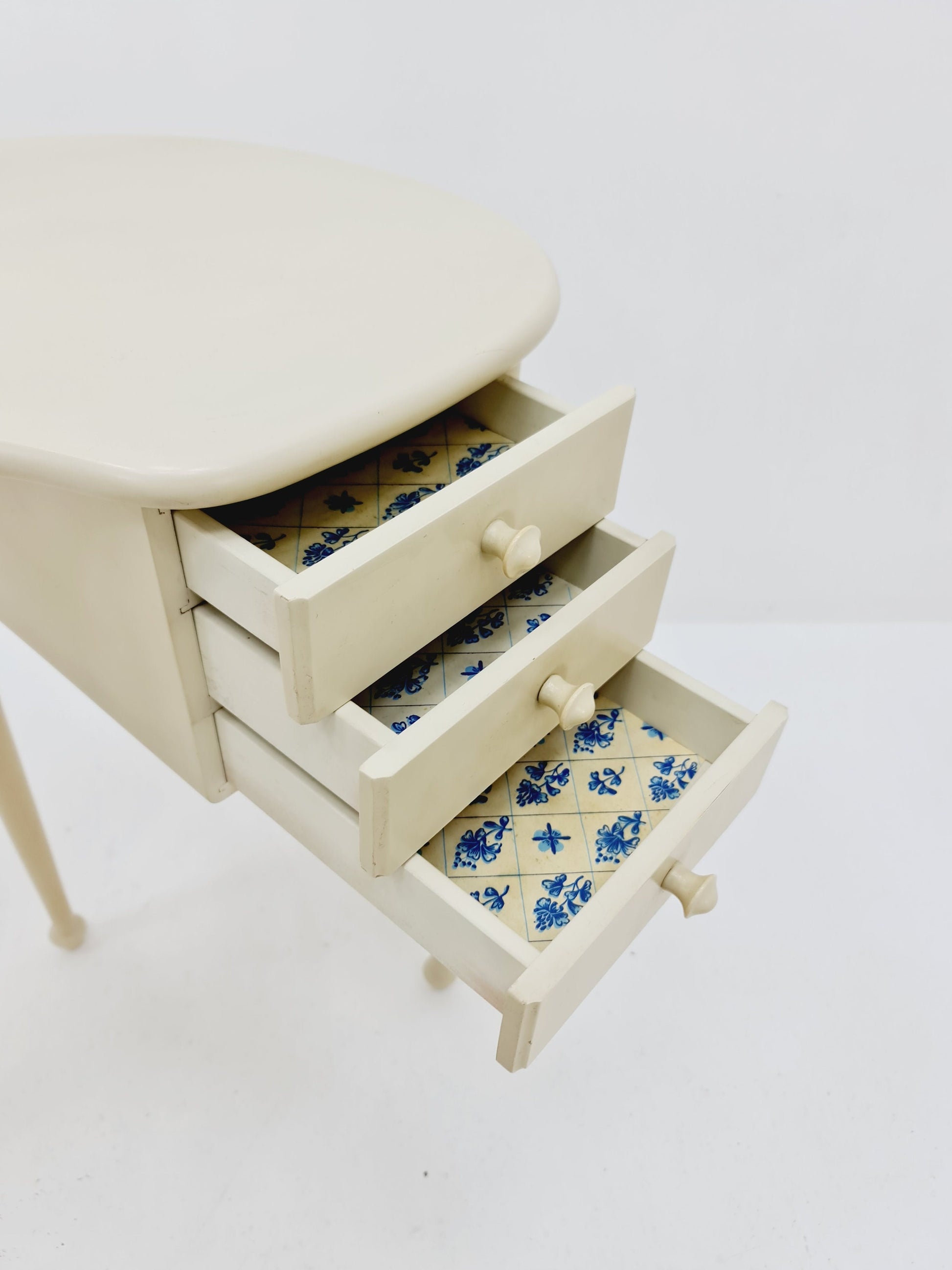Mid Century Modern Swedish vanity table/ make up By AB Nybrofabriken Model Romantica, 1960s