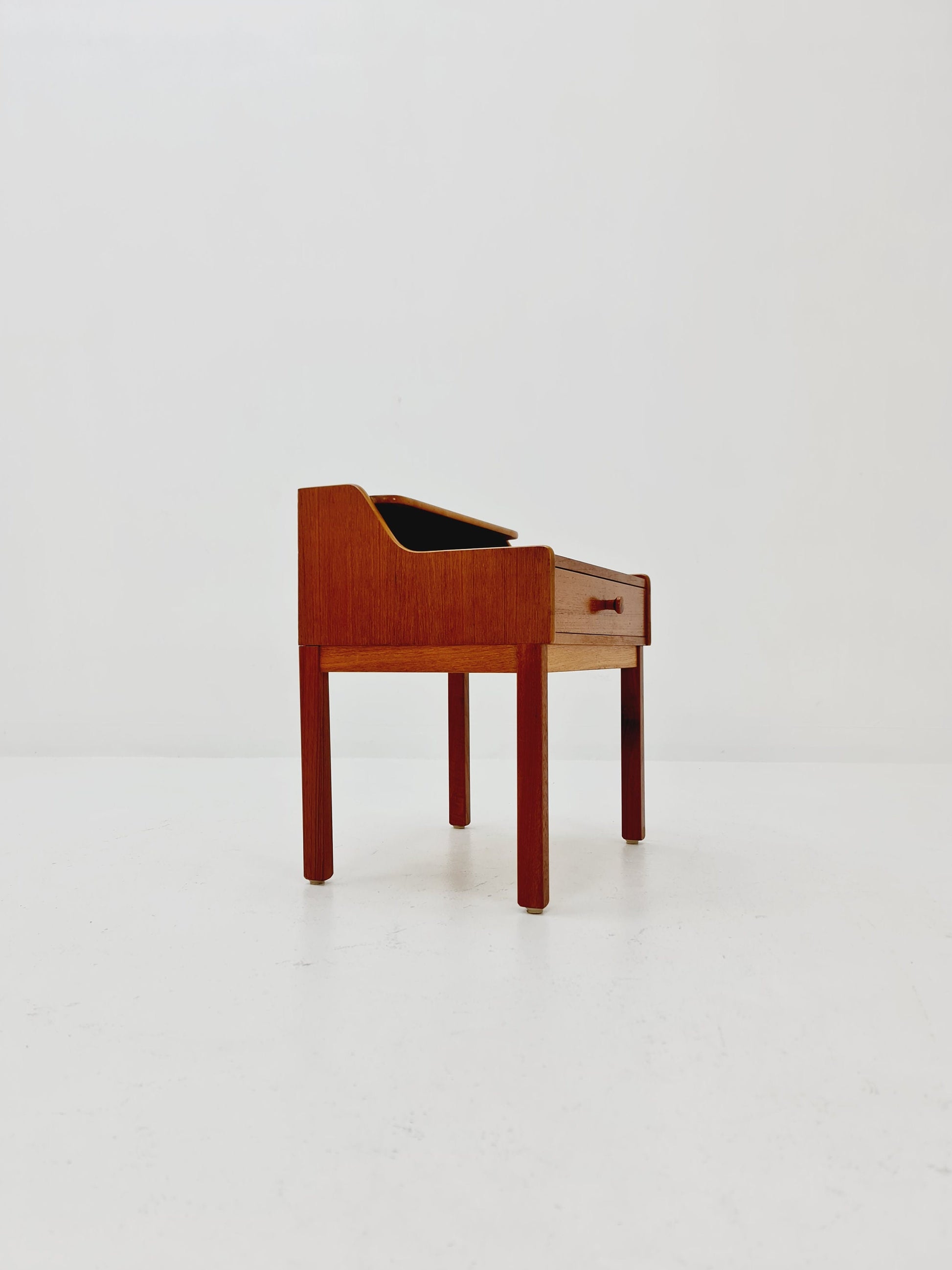 Mid century Scandinavian teak side table / bedside table, 1960s