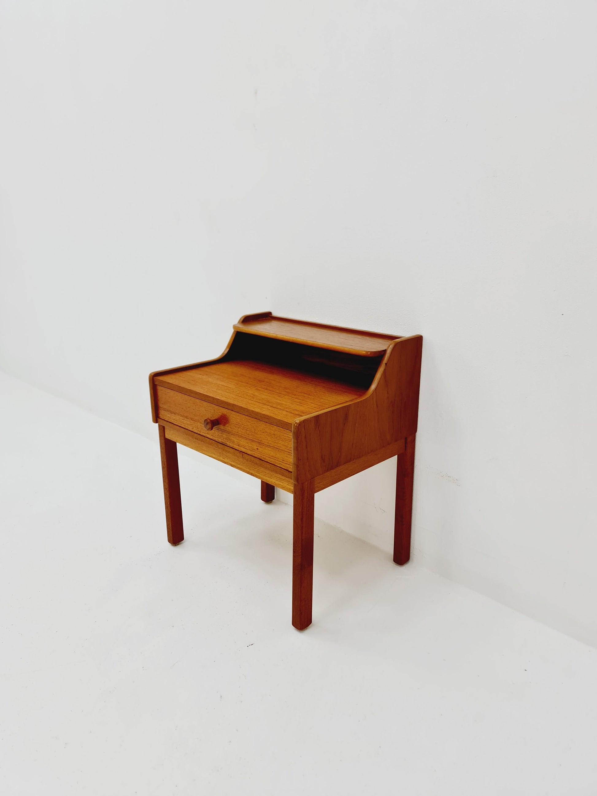Mid century Scandinavian teak side table / bedside table, 1960s