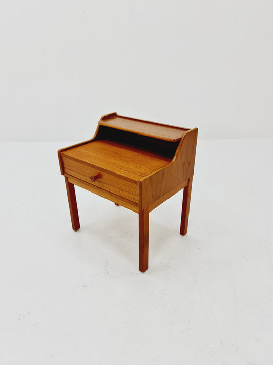 Mid century Scandinavian teak side table / bedside table, 1960s