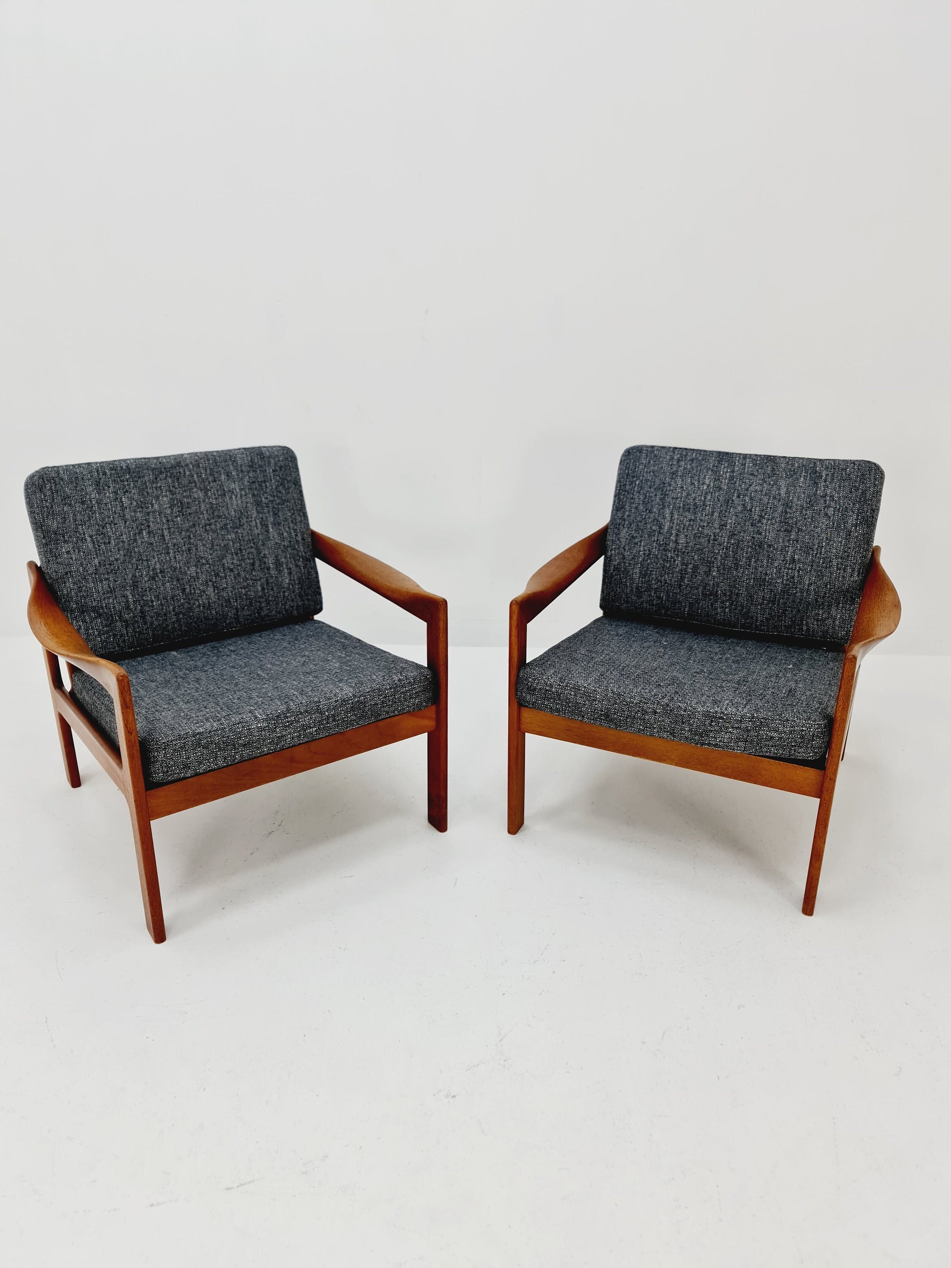 Mid century easy lounge chairs by Illum Wikkeslo Eilersen in solid teak, 1960s, Set of 2