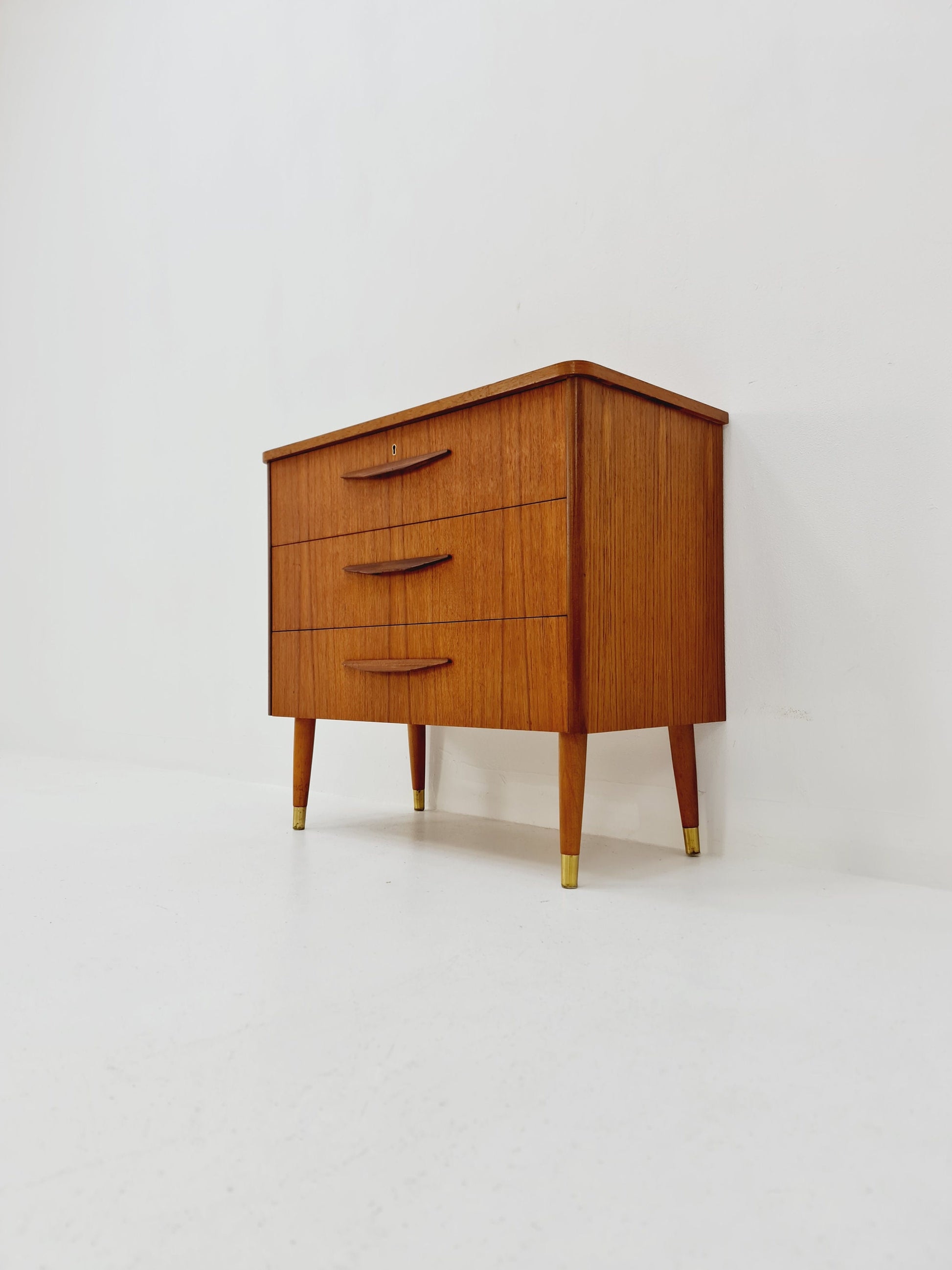 Midcentury danish design chest of drawers / drawer dresser /3 drawers cabinet, 1960s