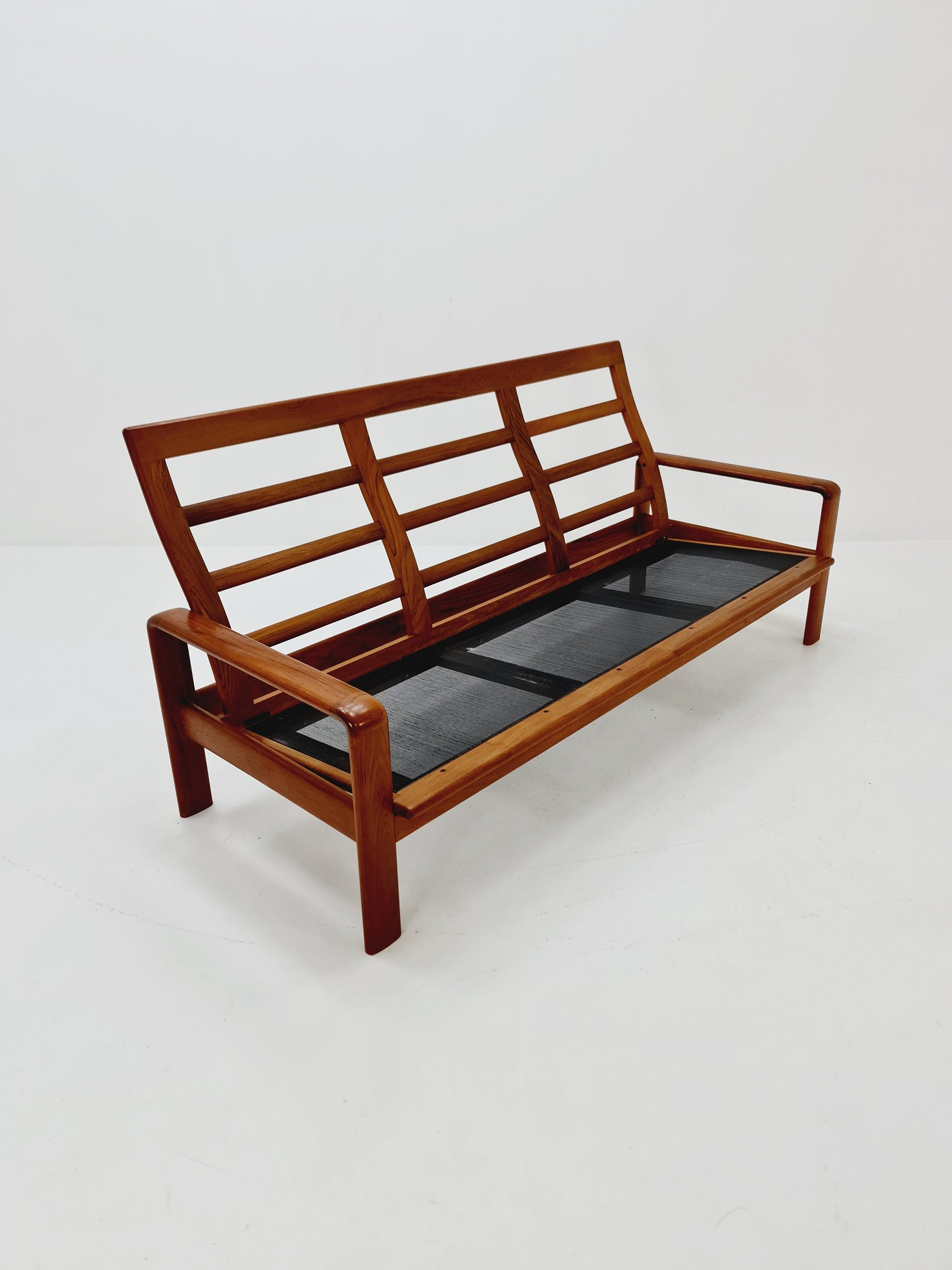 Mid century easy lounge couch by Sven ellekaer for komfort teak , 1960s