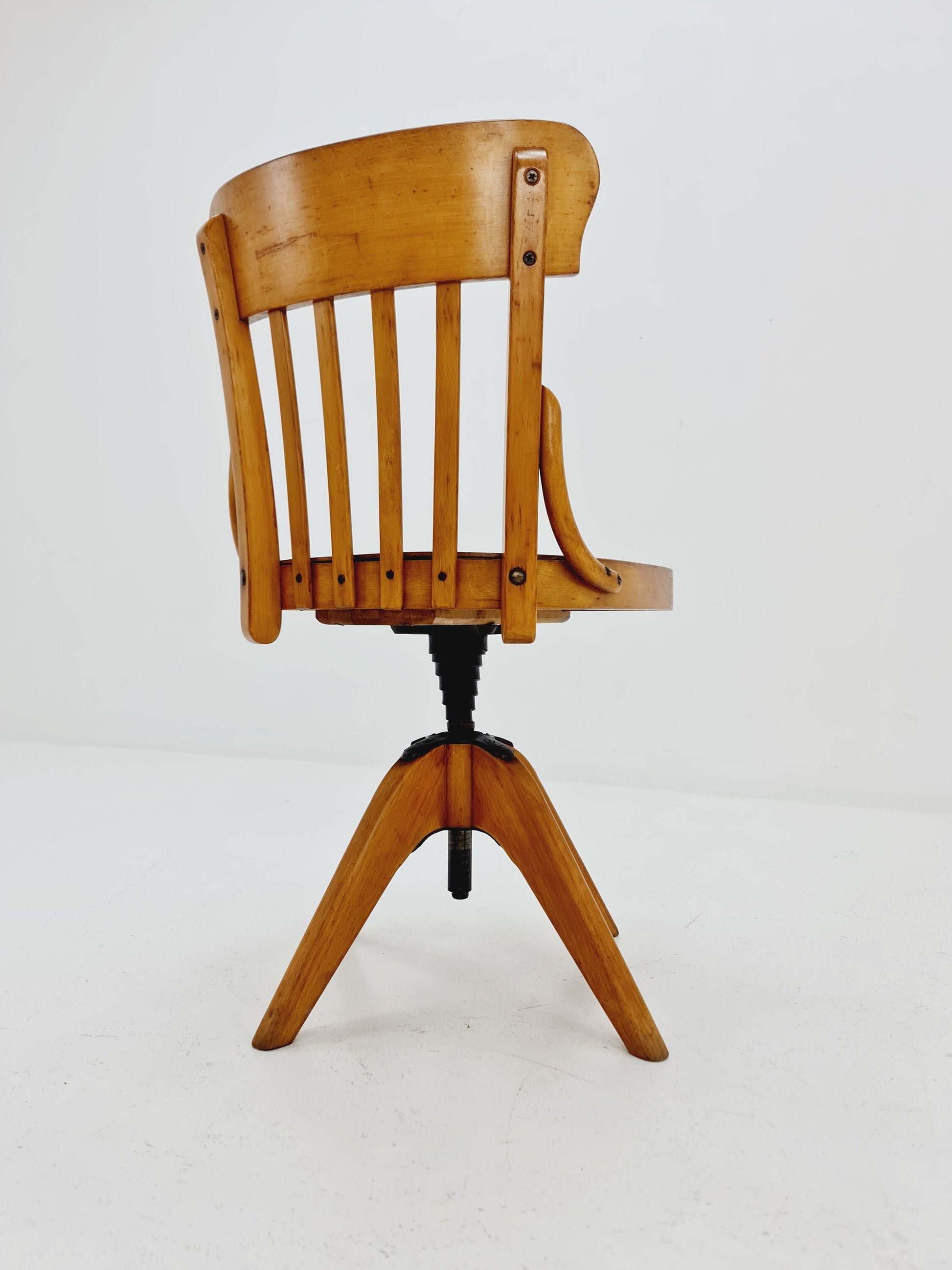 Bauhaus swivel office chair in solid wood By Puffdreh Kontorchair 1930s