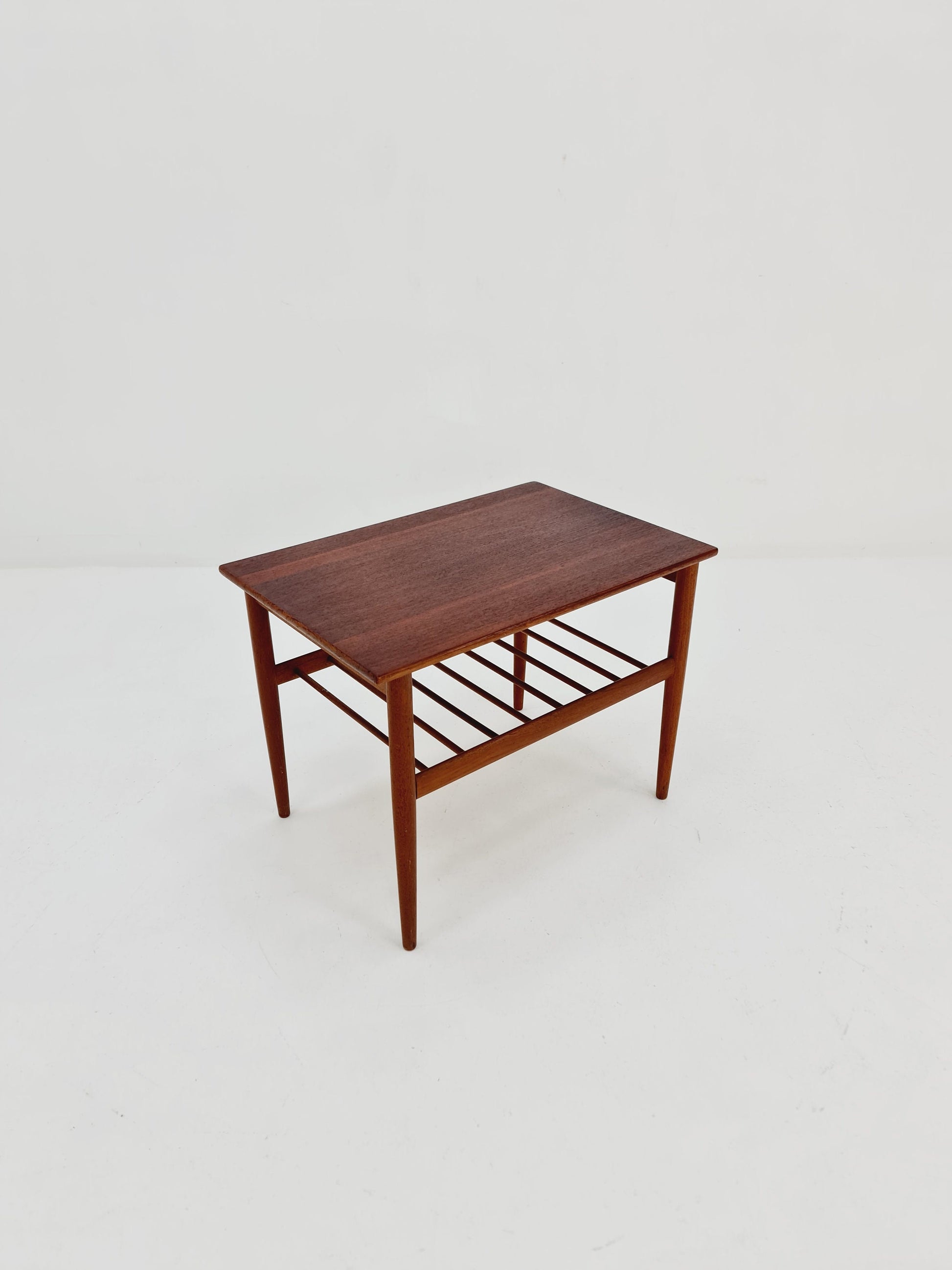 Midcentury Swedish teak coffee side table by Yngvar Sandtröm for Säffle Möbelfabrik, 1960s