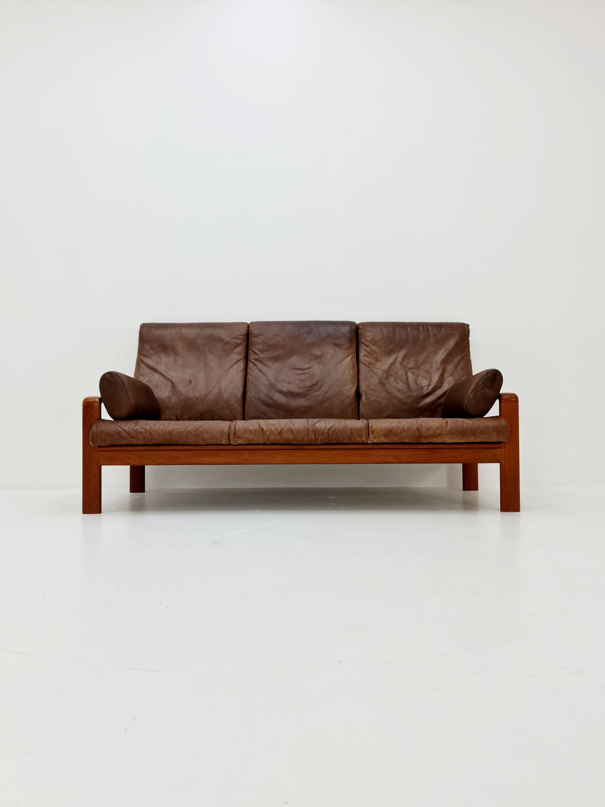 Mid century easy lounge couch by Sven ellekaer for komfort teak , 1960s