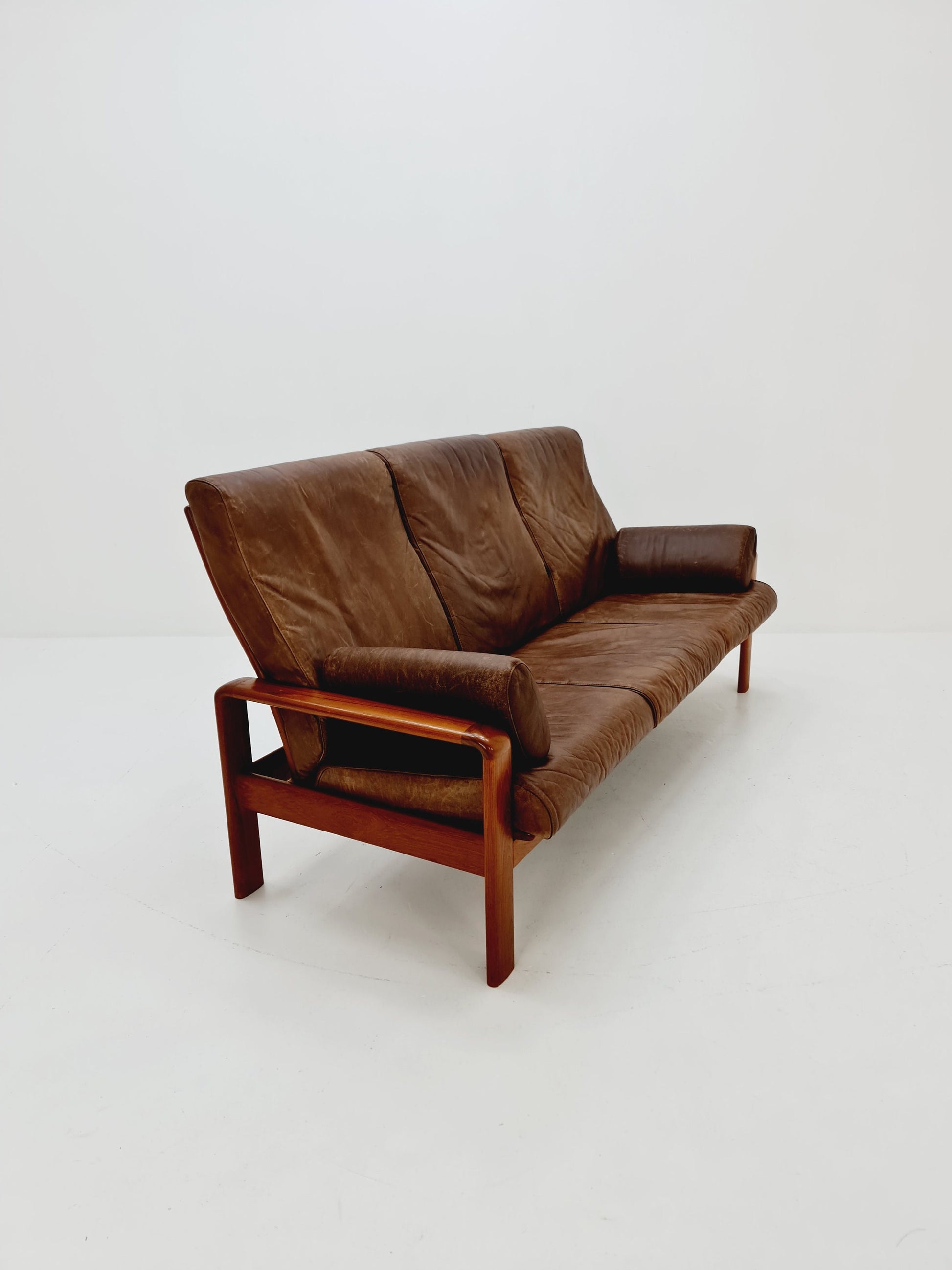 Mid century easy lounge couch by Sven ellekaer for komfort teak , 1960s