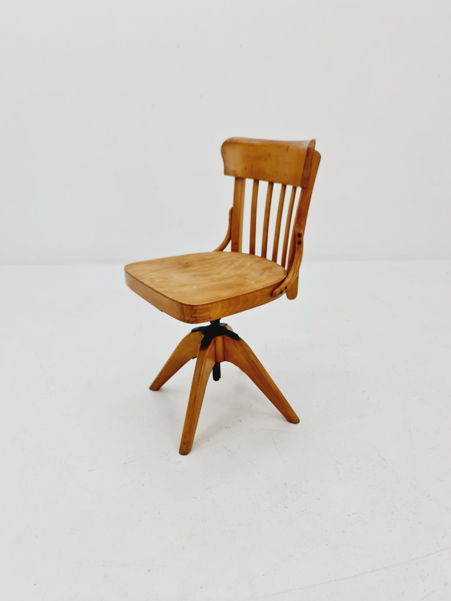 Bauhaus swivel office chair in solid wood By Puffdreh Kontorchair 1930s
