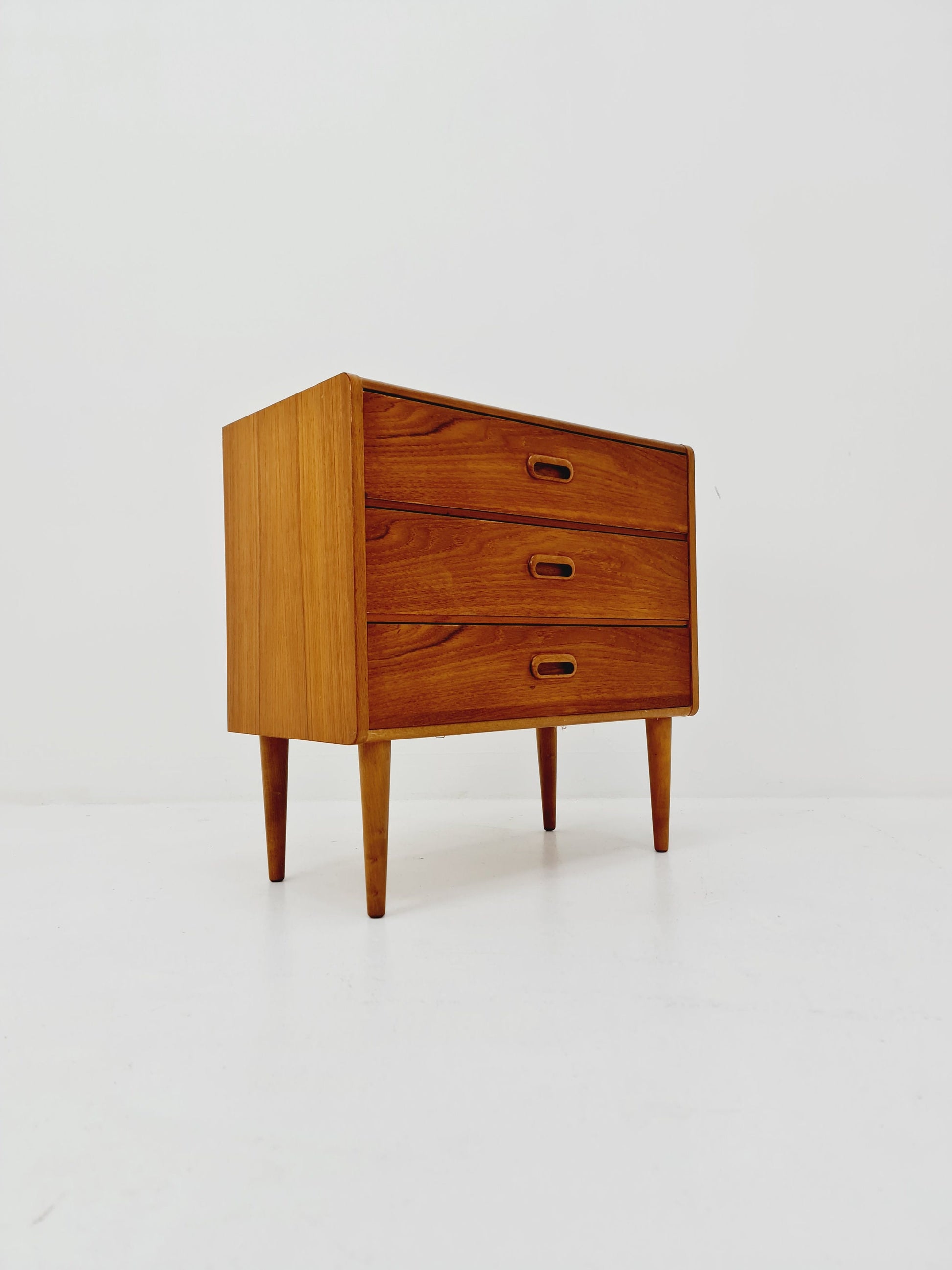 Midcentury danish design chest of drawers / drawer dresser /3 drawers cabinet, 1960s