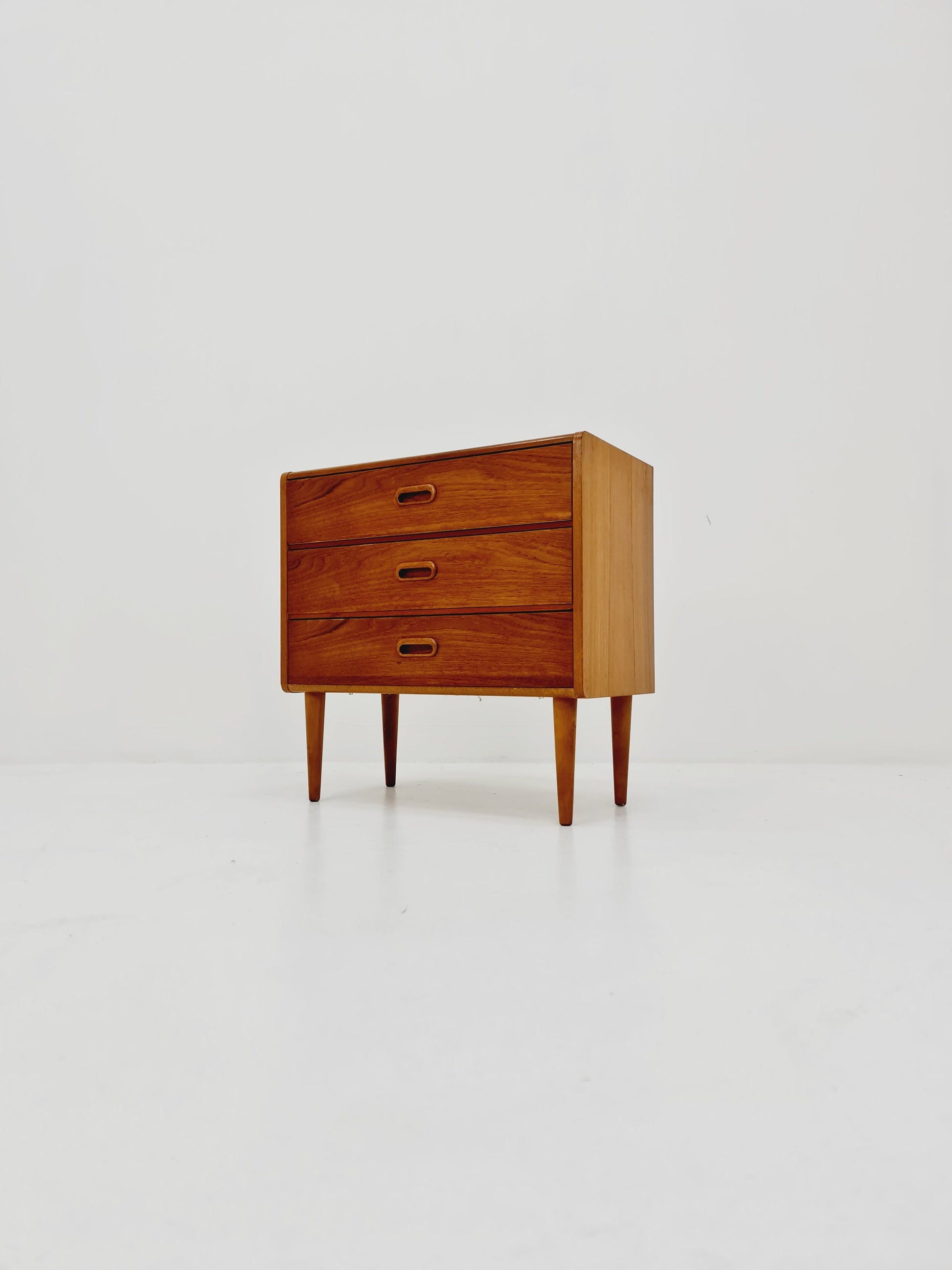 Midcentury danish design chest of drawers / drawer dresser /3 drawers cabinet, 1960s