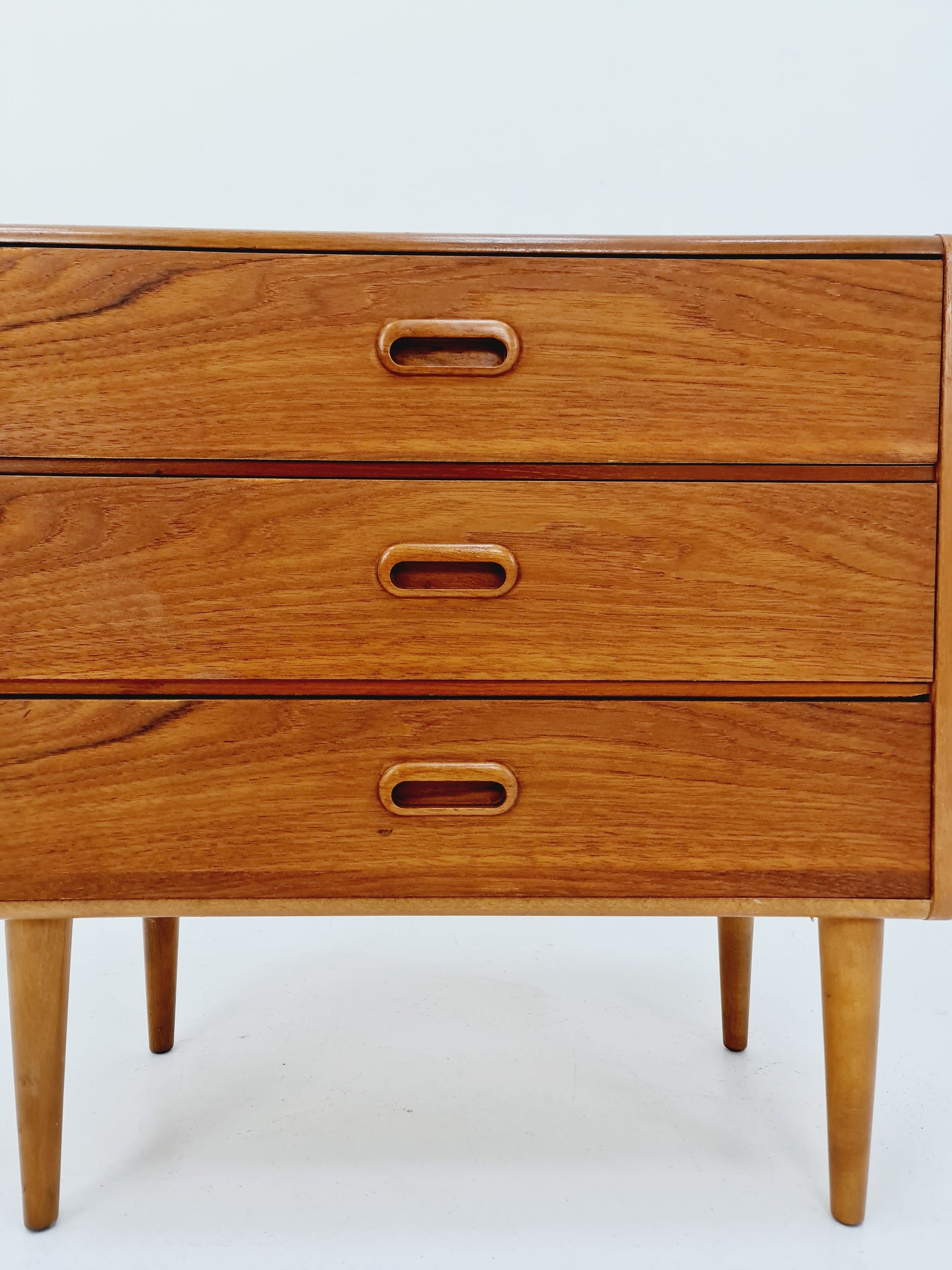 Midcentury danish design chest of drawers / drawer dresser /3 drawers cabinet, 1960s