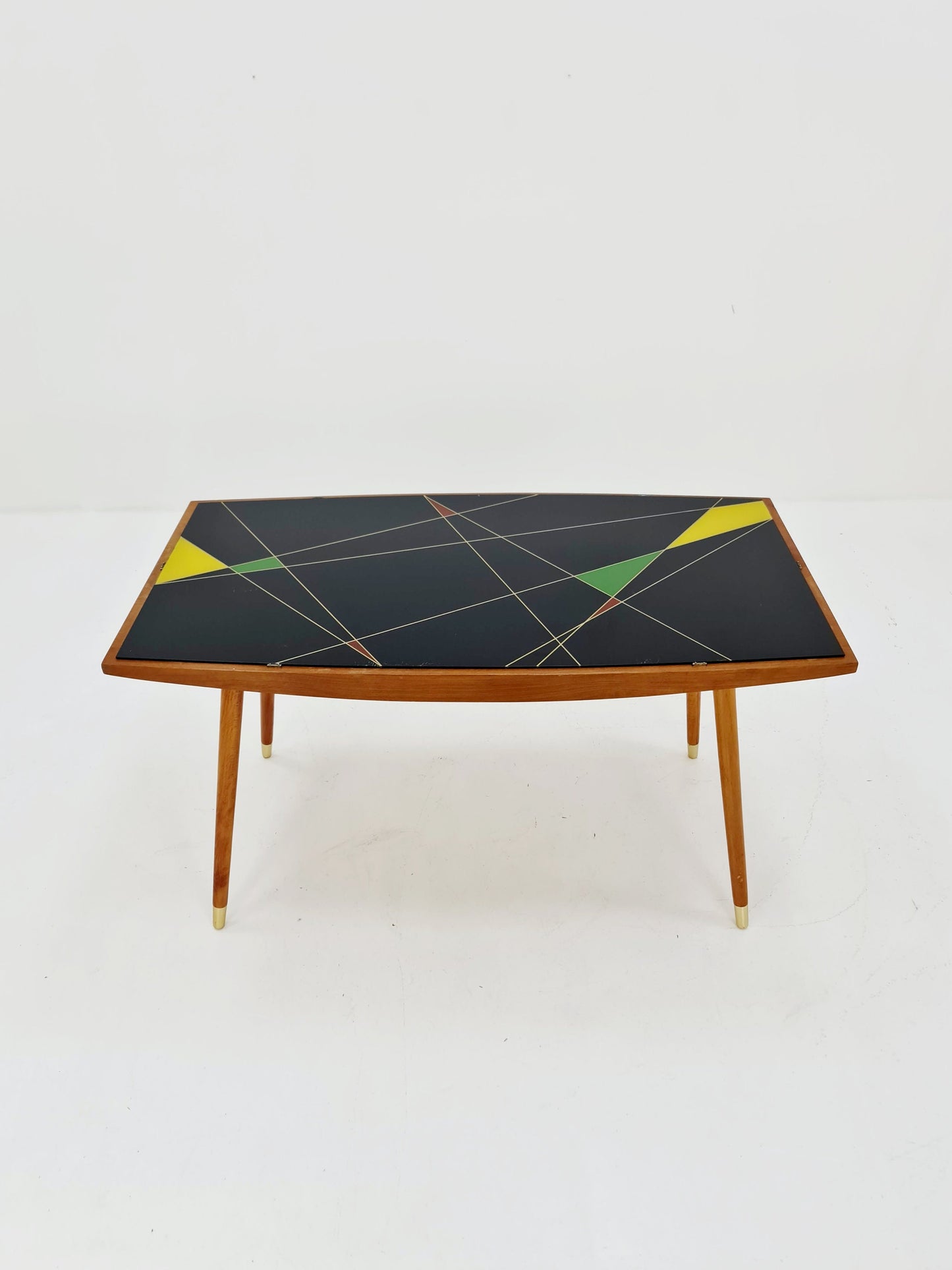 mid centtury vintage coffetable witth glass top from the 50s