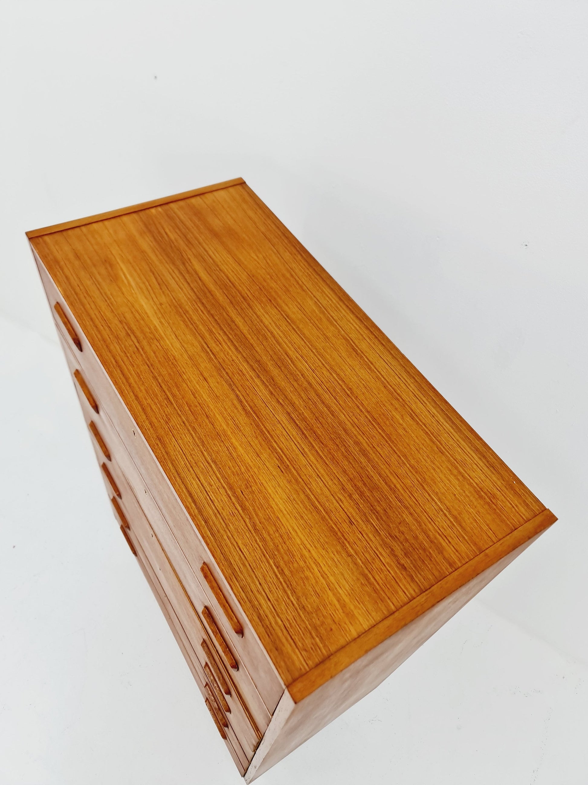 Midcentury Danish teak chest of drawers / drawer dresser / cabinet, 1960s