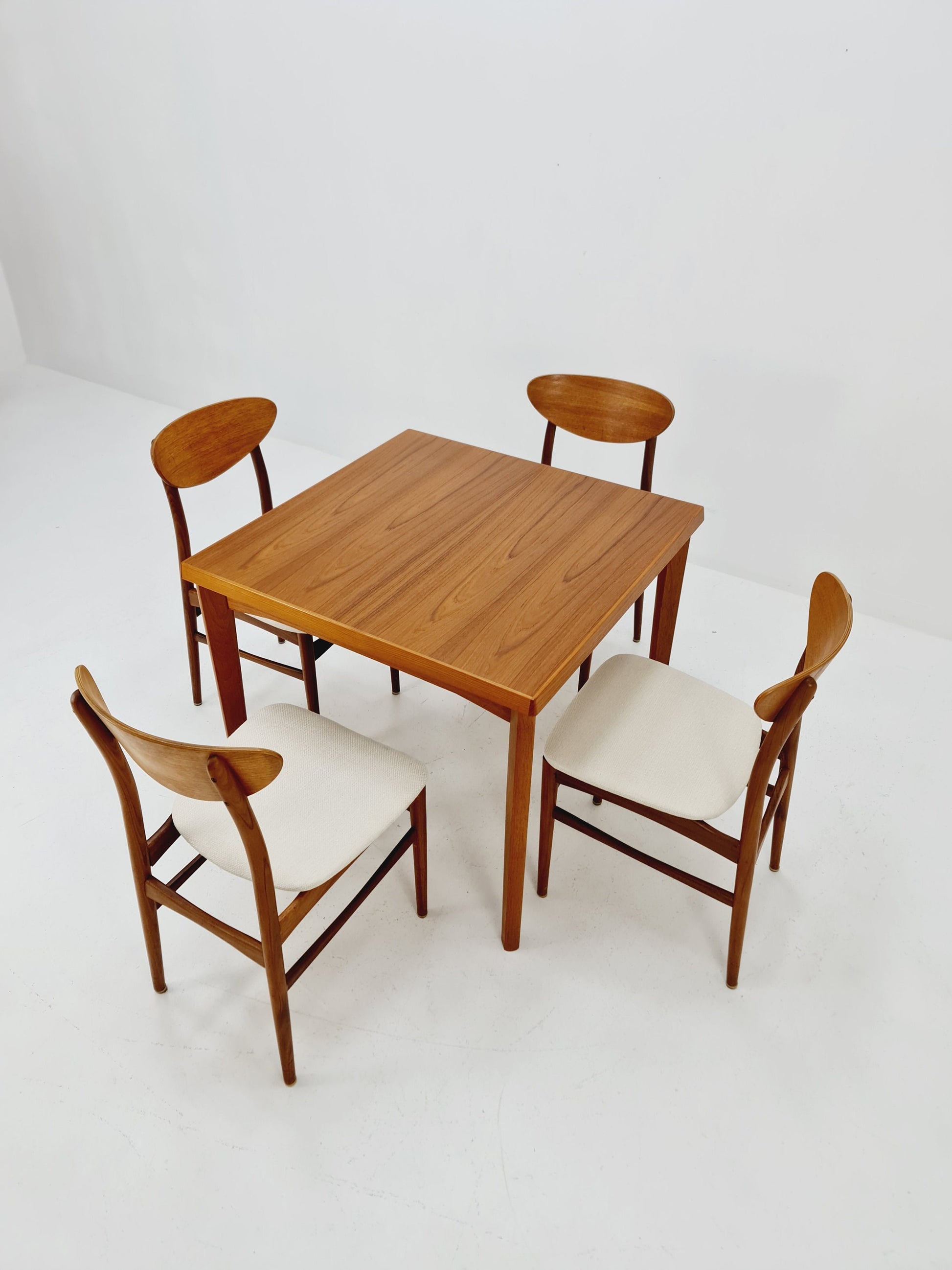Danish Henning Kjaernulf rectangular teak table with two extension leaves, Denmark 1960s