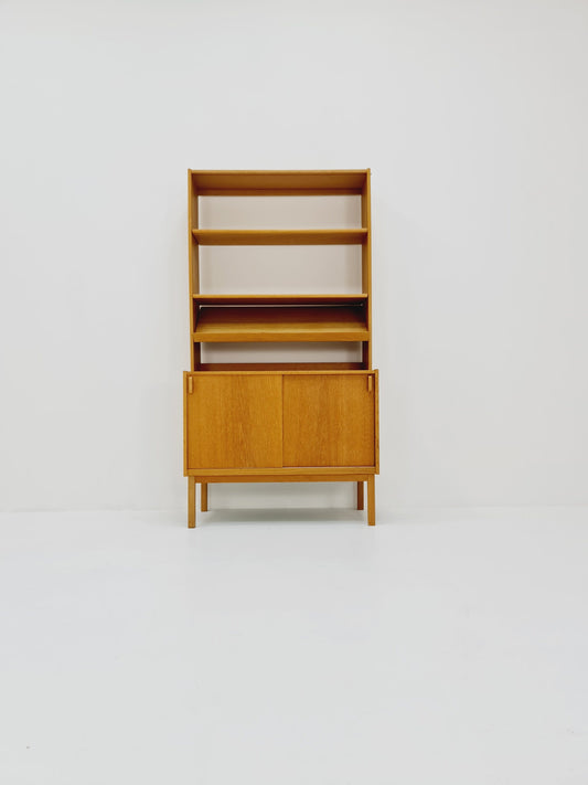 Swedish vintage book case with news Papper shelf oak by Fridhagen for Bodafors, 1960s