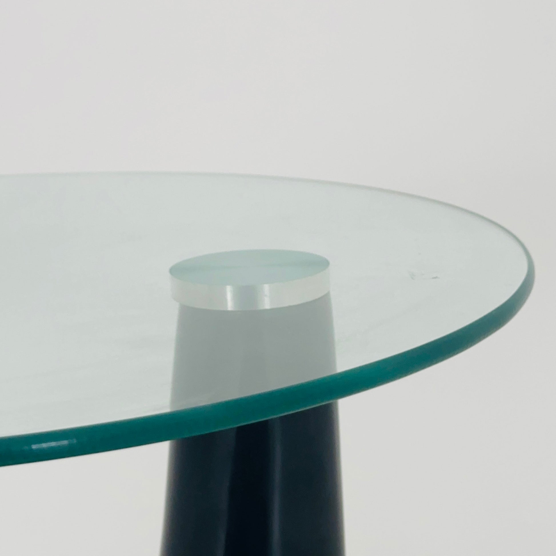 Mid-Century Style Side Table - Pop Art Style Bedside Table, black and Glass