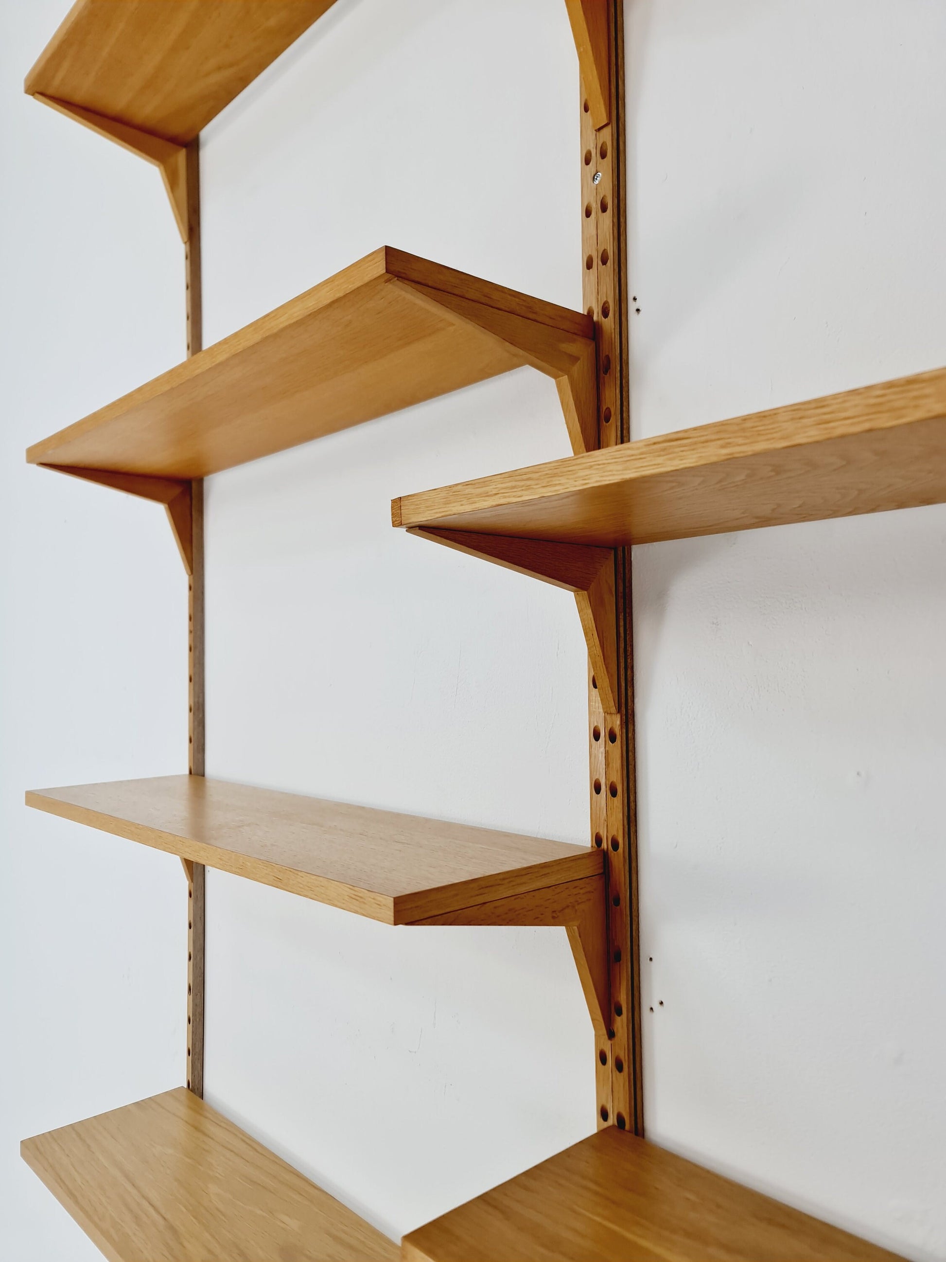 Midcentury Danish Oak Wall-Mounted Shelving Unit, by Poul Cadovius, 1960s