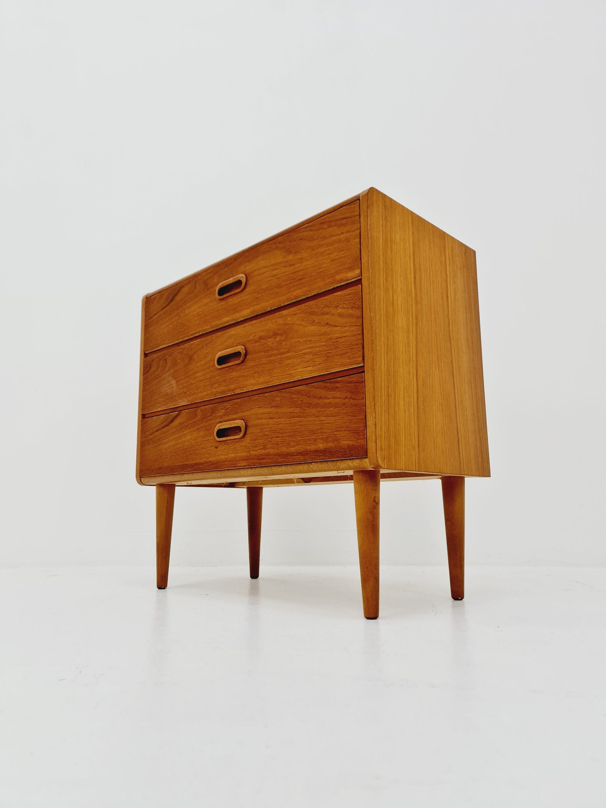 Midcentury danish design chest of drawers / drawer dresser /3 drawers cabinet, 1960s