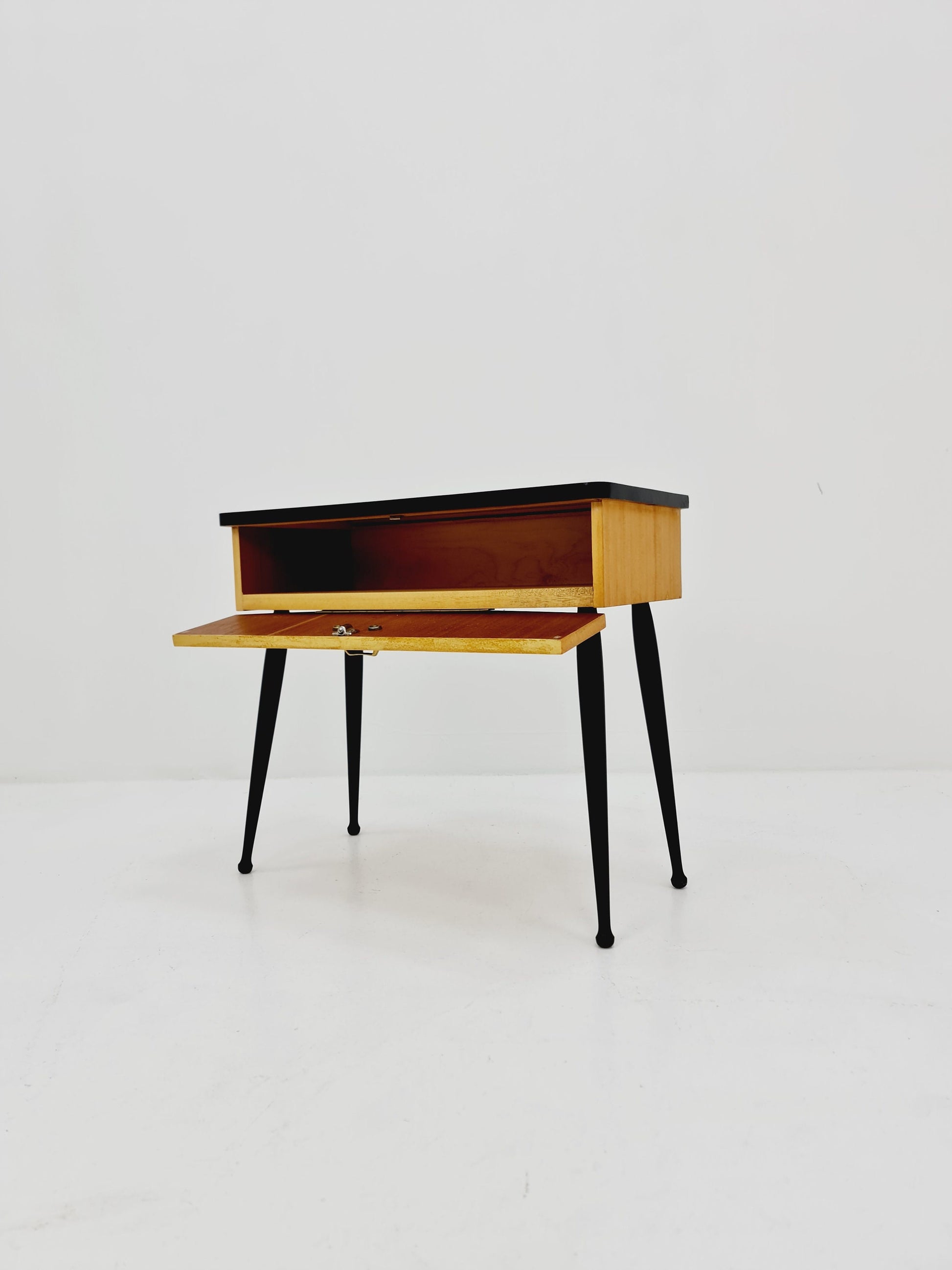 German mid-century small sideboard /side table, 1950s