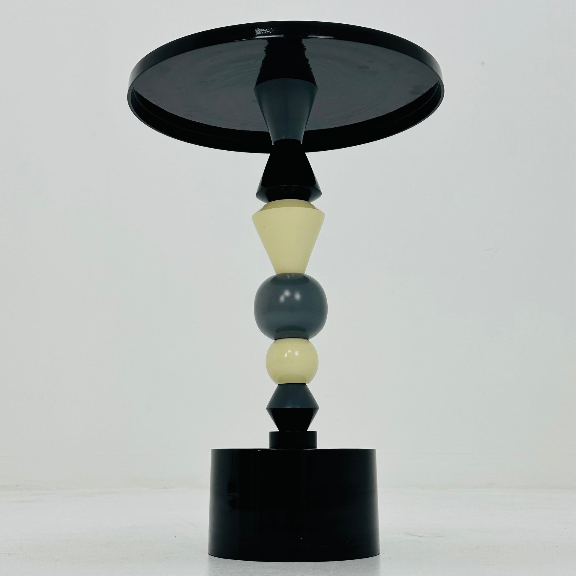 Rare Space age side table /end table 1970s Italy