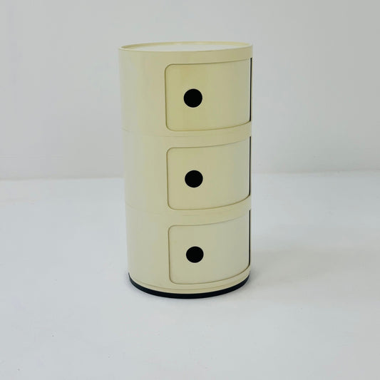 Space age 3 tier Componibili Classic round modular storage unit designed by Anna Castelli Ferrieri for Kartell in 1970s