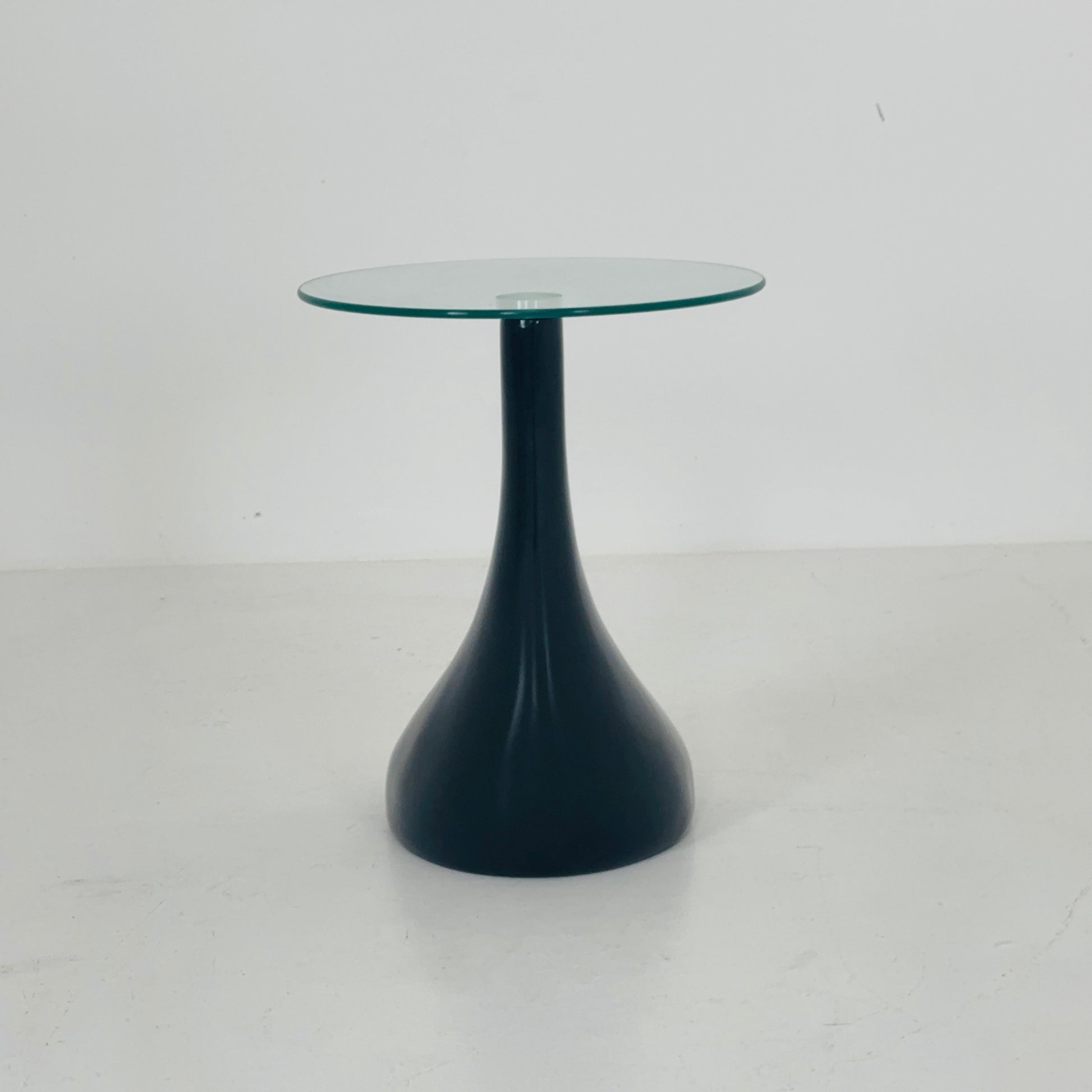 Mid-Century Style Side Table - Pop Art Style Bedside Table, black and Glass