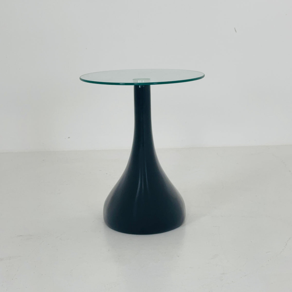 Mid-Century Style Side Table - Pop Art Style Bedside Table, black and Glass