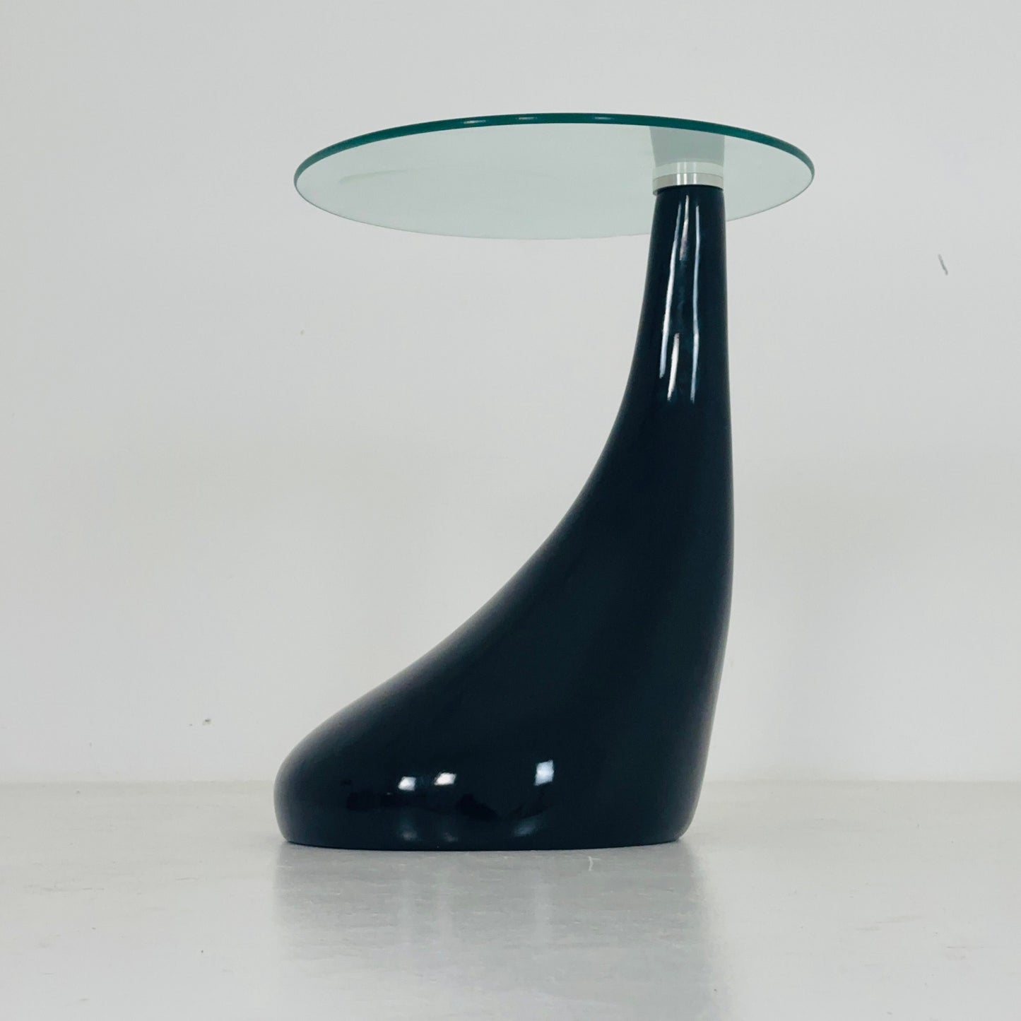 Mid-Century Style Side Table - Pop Art Style Bedside Table, black and Glass