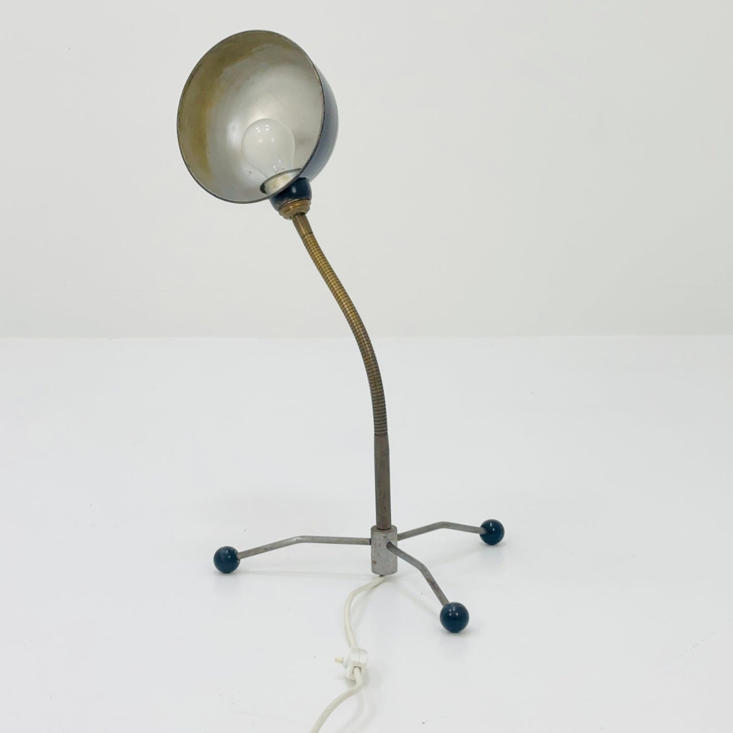 mid century industrial tripod table lamp 1980s Italy