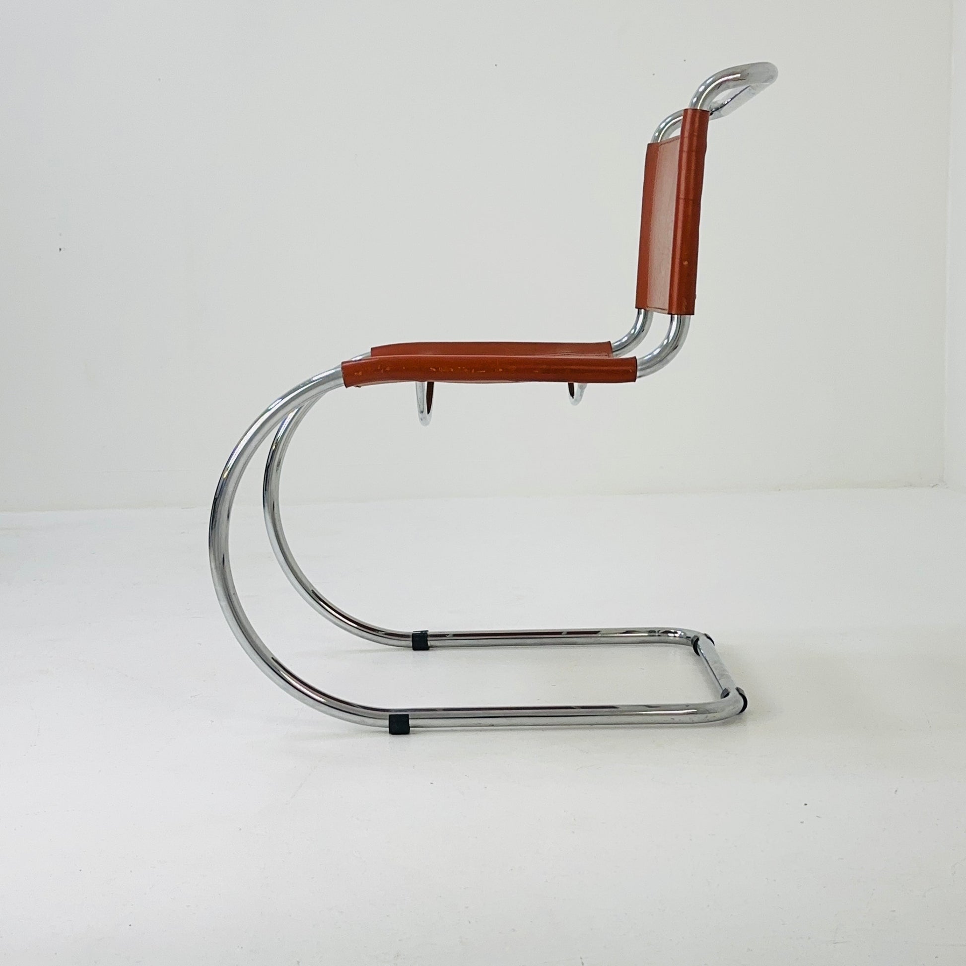 Mid century MR10 cognac chair by Ludwig Mies Van Der Rohe from Thonet 1980s