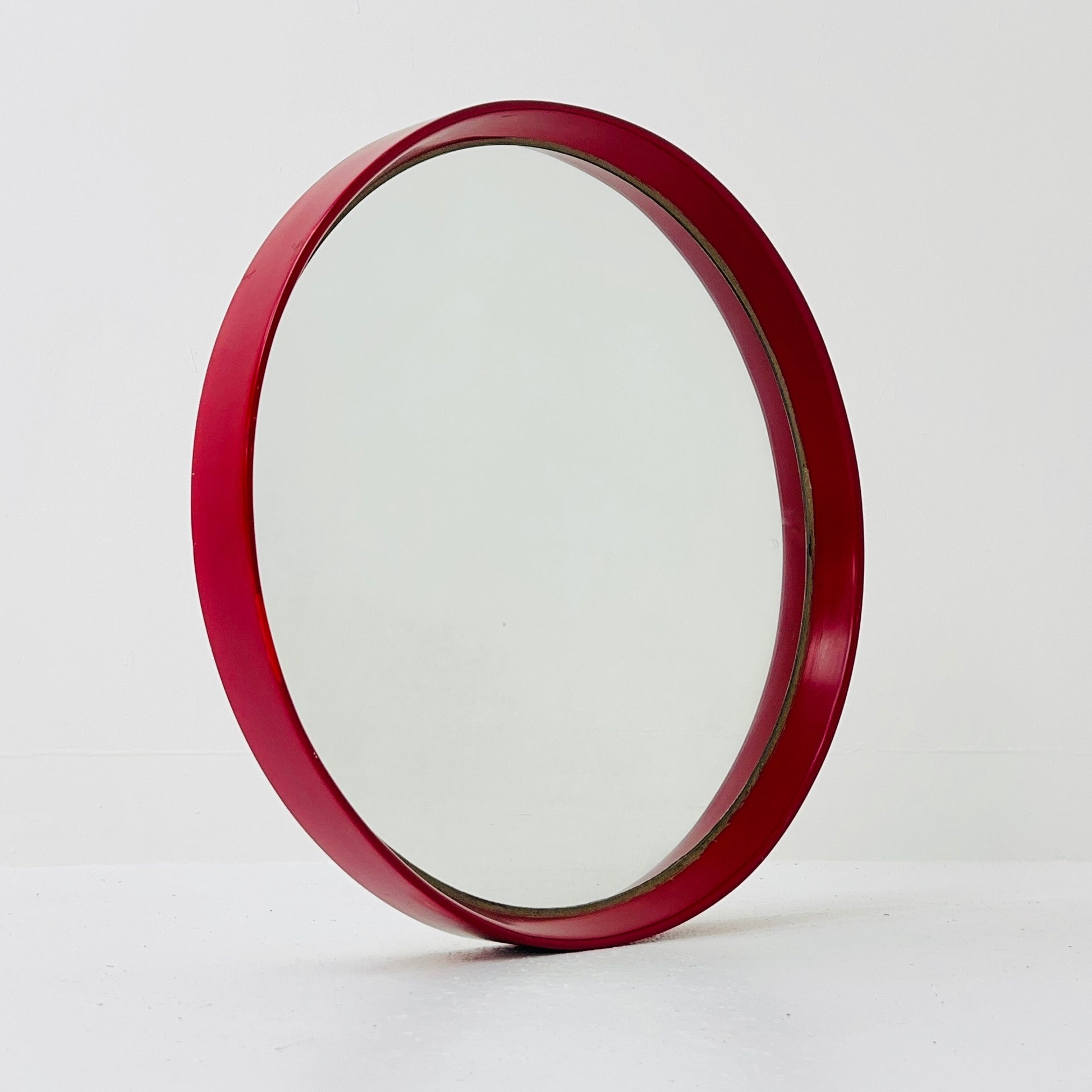 Very nice Red Spaceage vintage mirror plastic from the 70s with a typical Spaceage design,