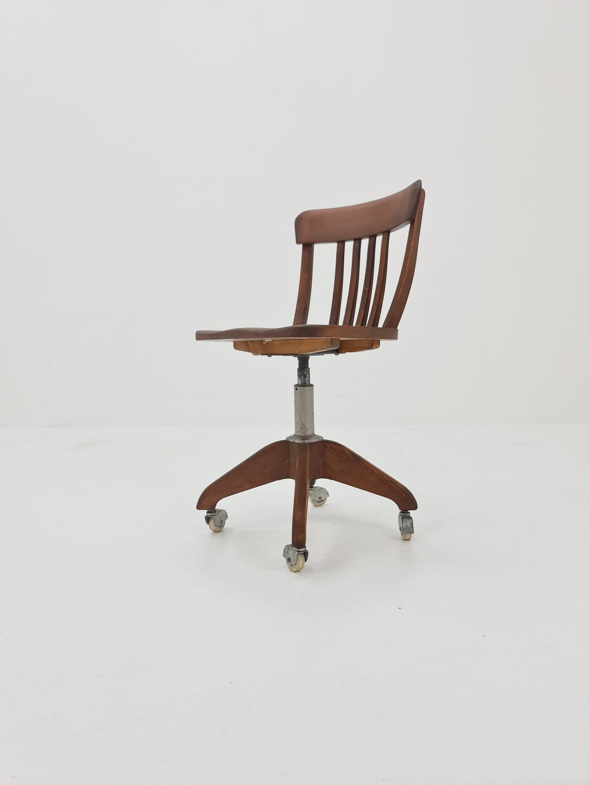 Bauhaus swivel office chair in solid wood By Der FerderDreh 1930s