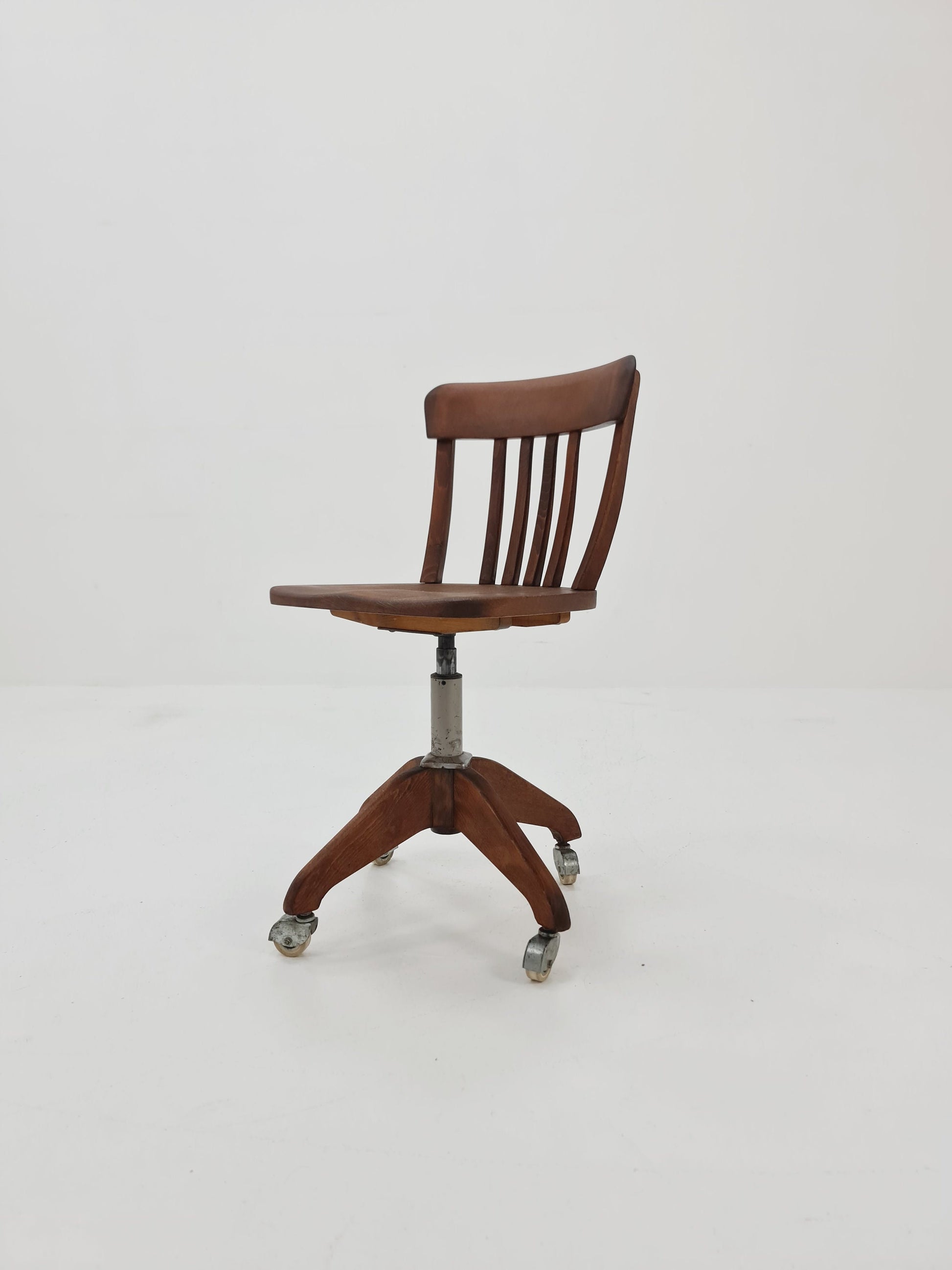 Bauhaus swivel office chair in solid wood By Der FerderDreh 1930s