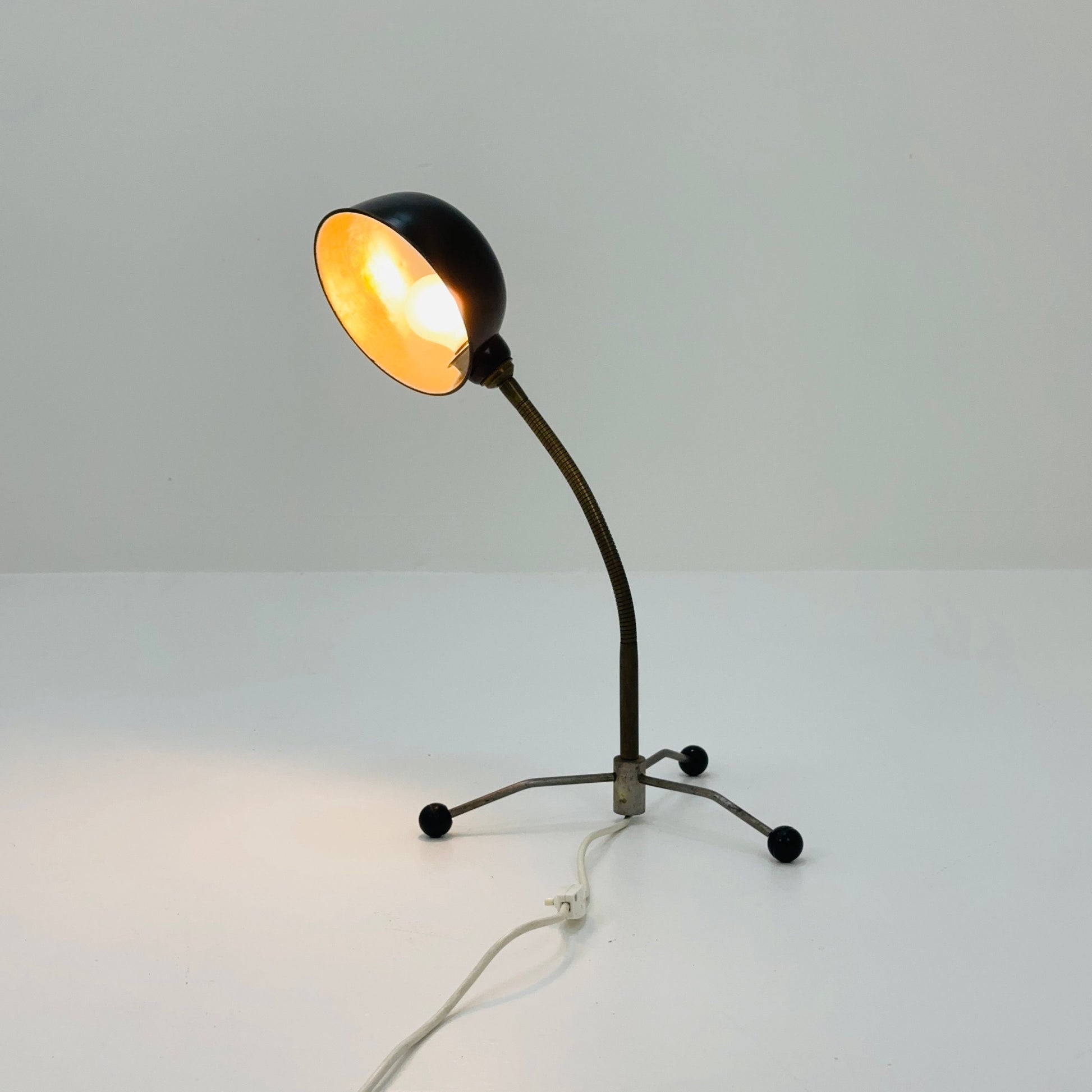 mid century industrial tripod table lamp 1980s Italy